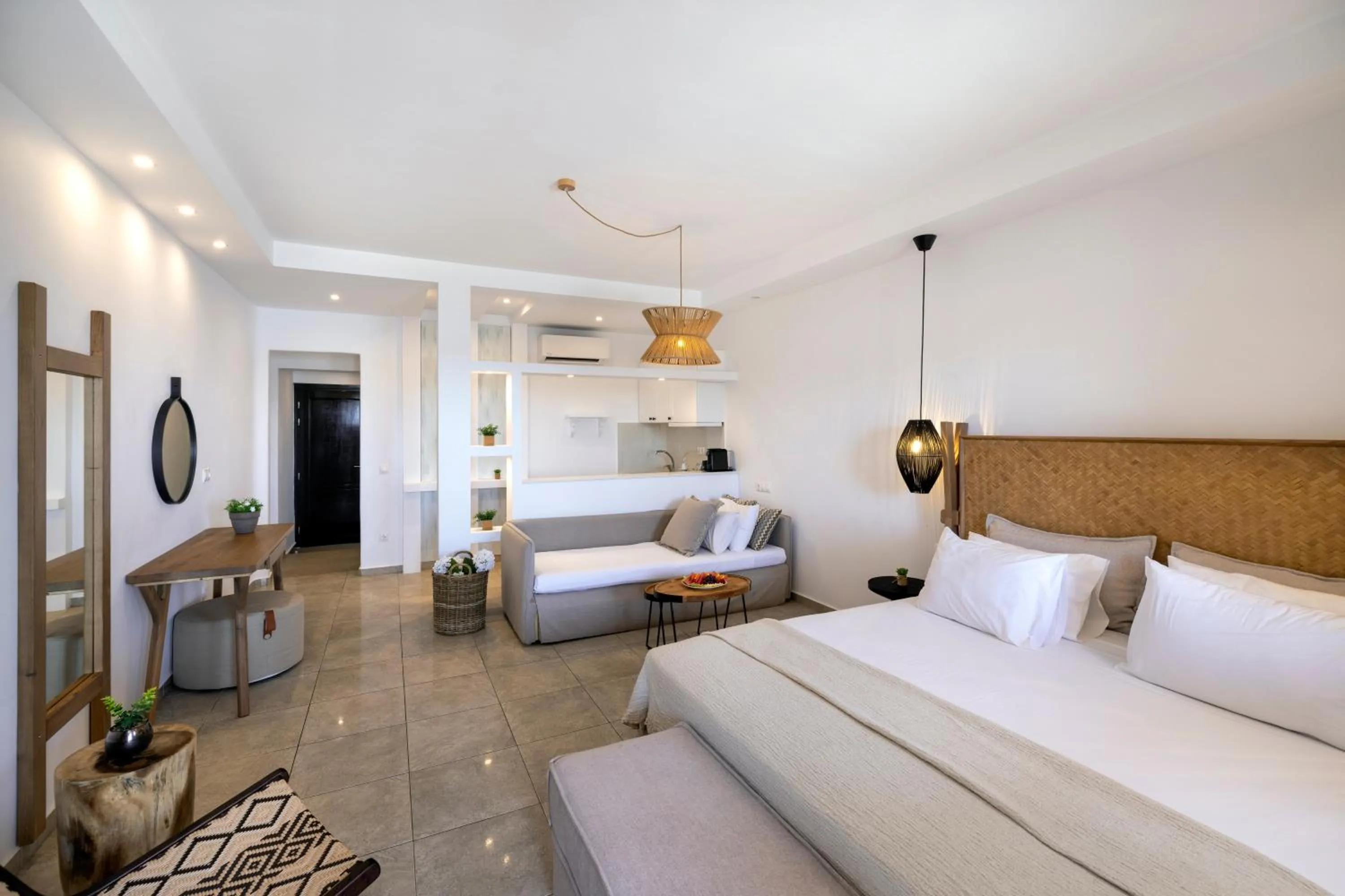 Photo of the whole room, Bed in Tropicana Hotel , Suites & Villas Mykonos