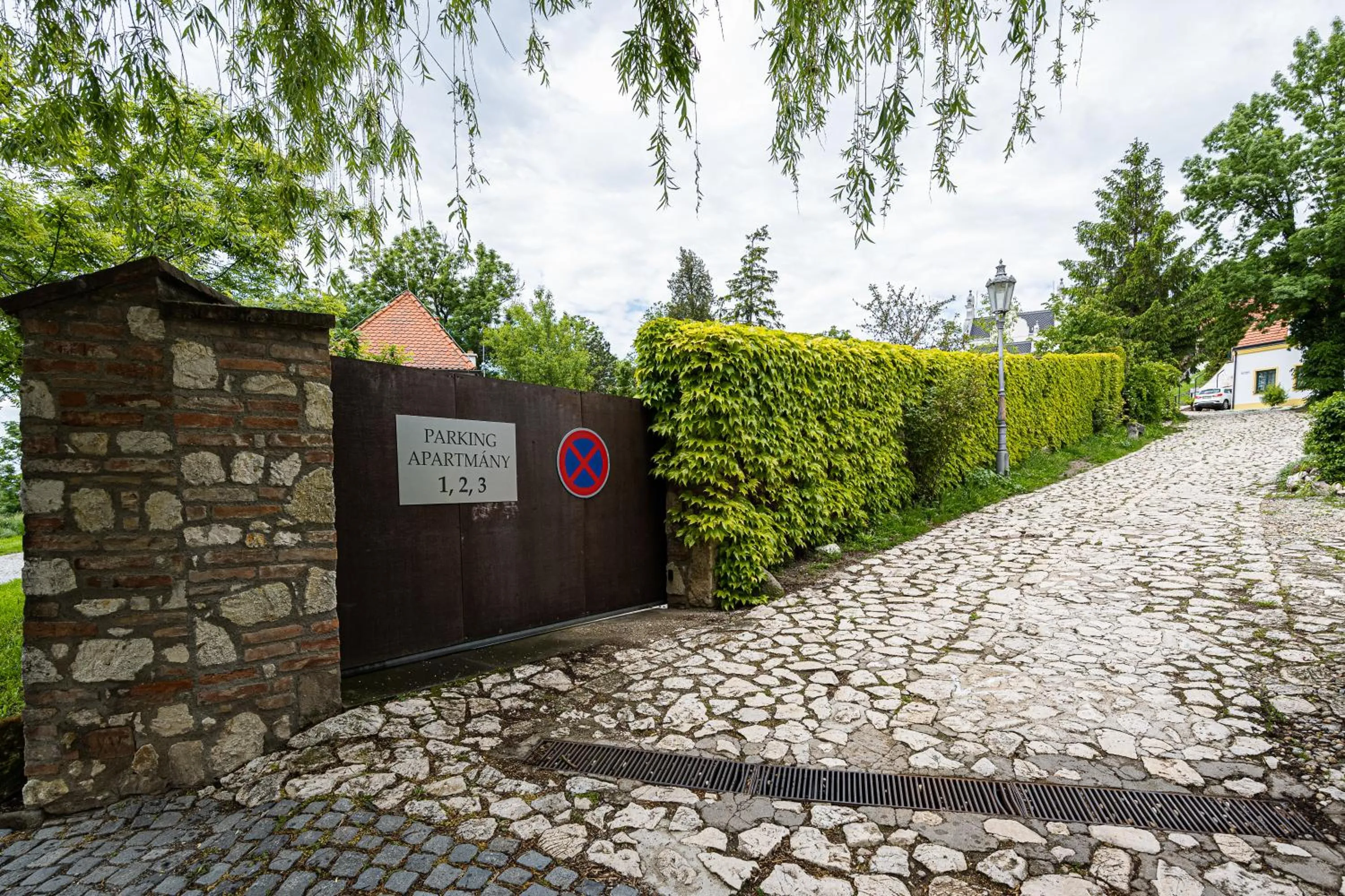 Parking in Penzion Pod hrádkem