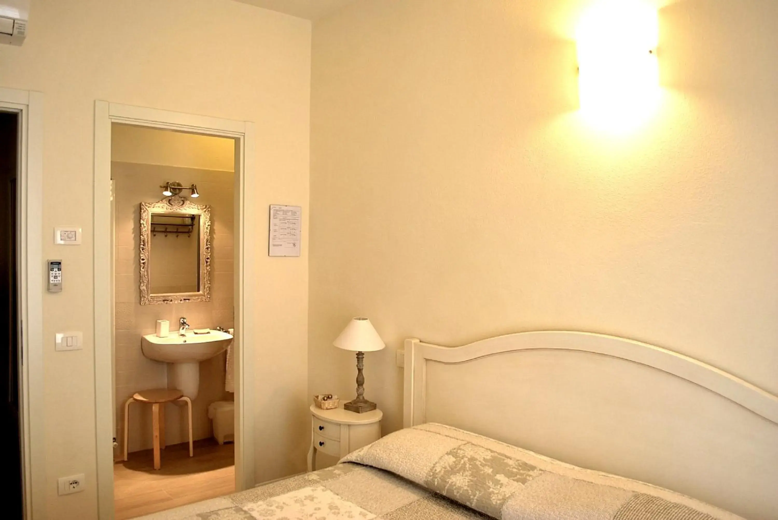 Double or Twin Room with Private Bathroom in B&B Villa Bianca Double or Twin Room with Private Bathroom in B&B Villa Bianca