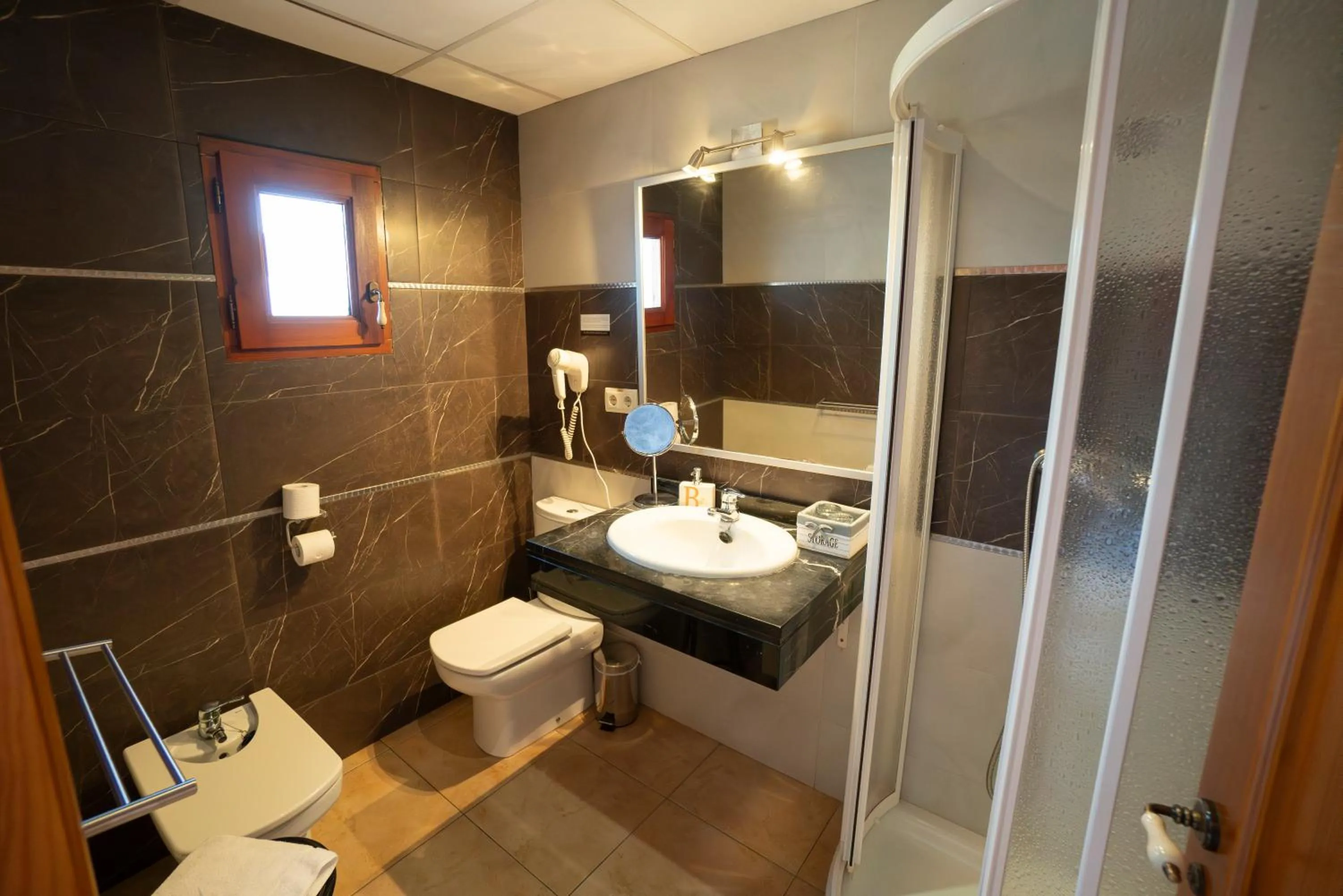 Shower in Hotel Rural L'Antic Portal