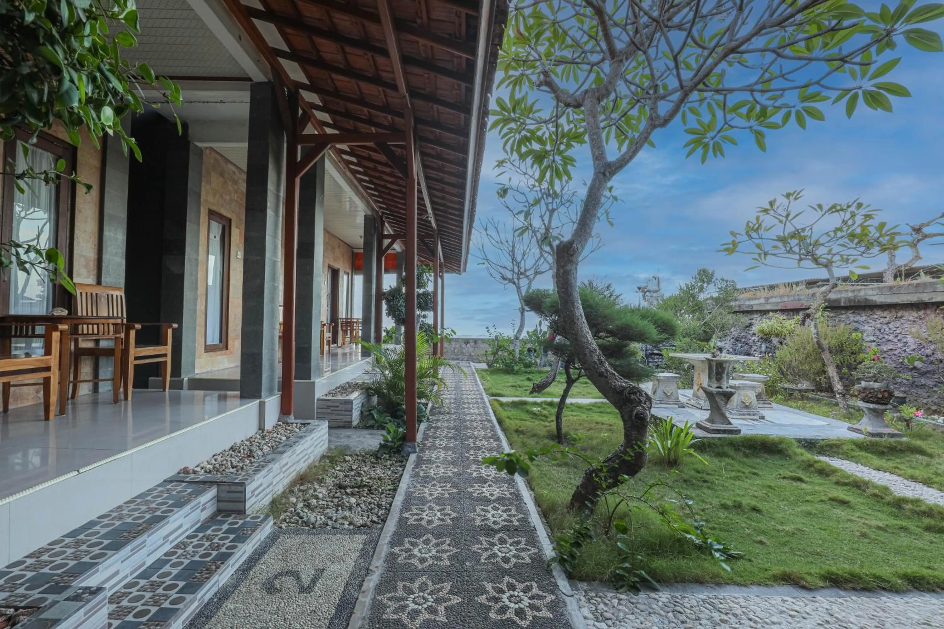 Property building in Swan Beach Inn