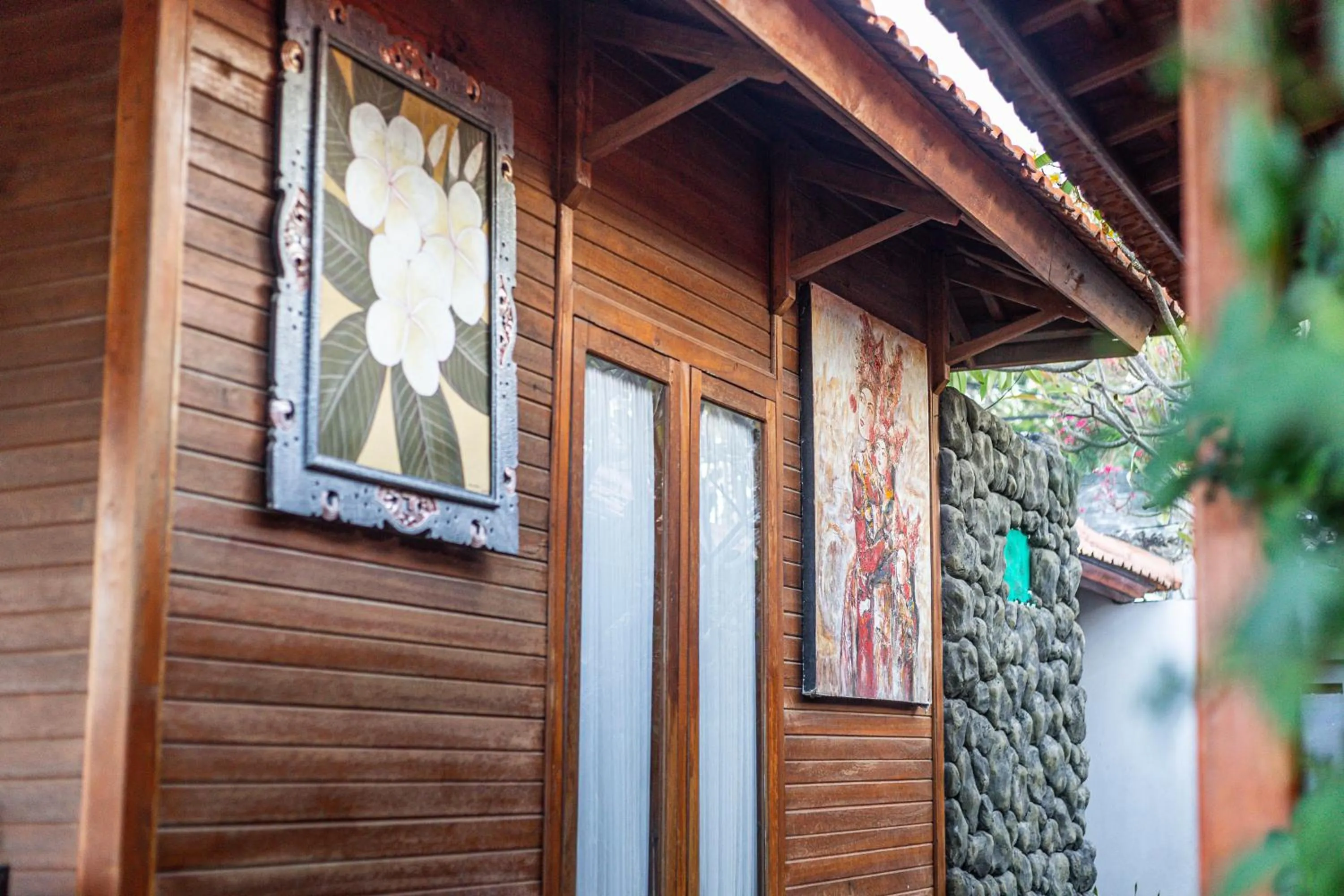 Property building in Swan Beach Inn