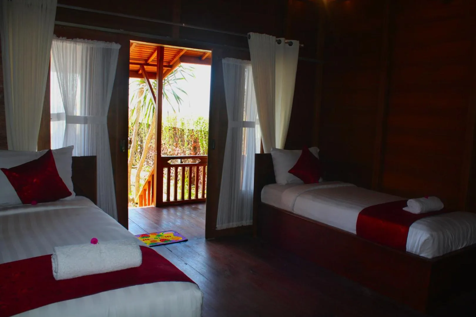 Bed in Swan Beach Inn