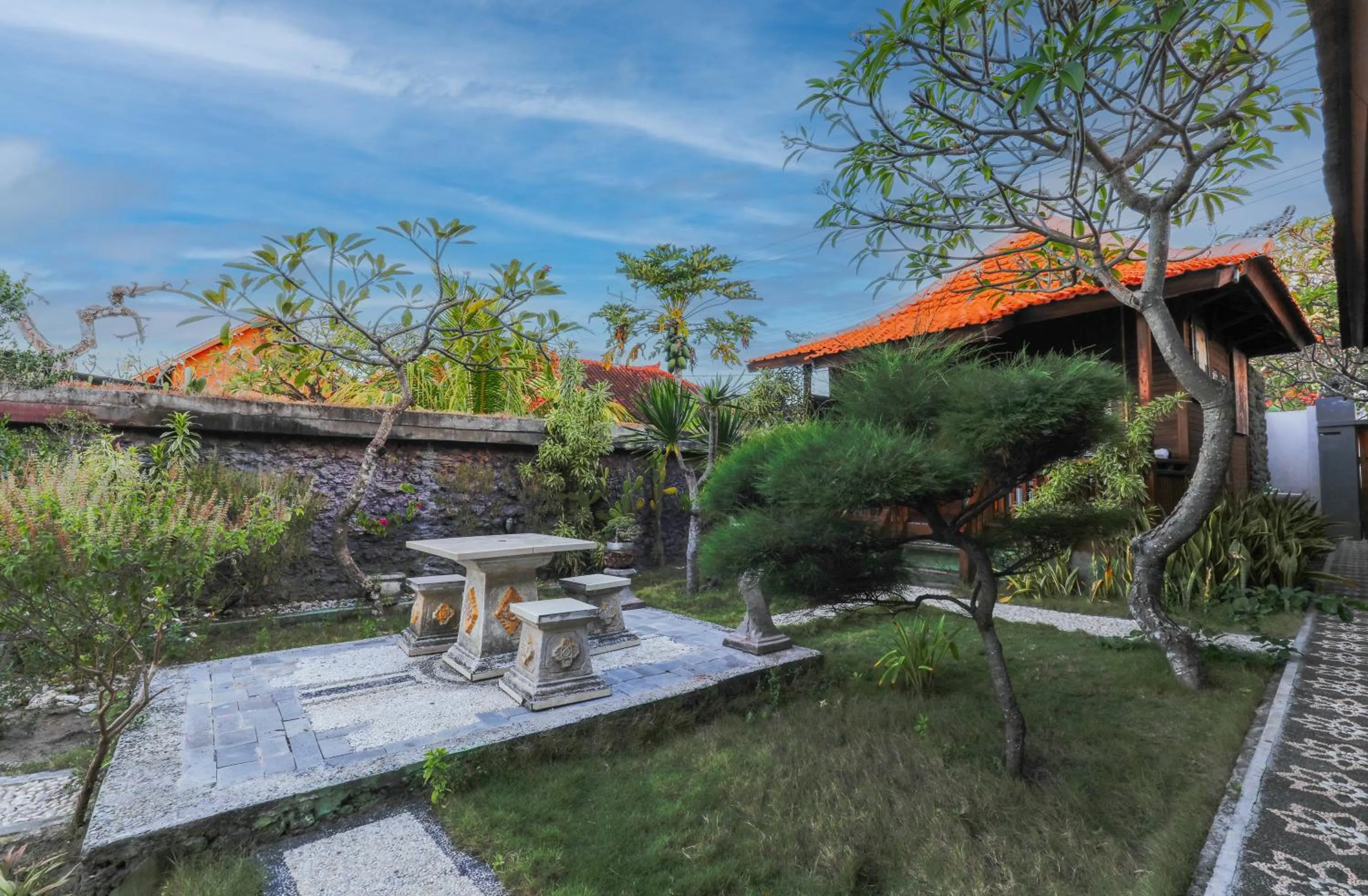 Property building in Swan Beach Inn