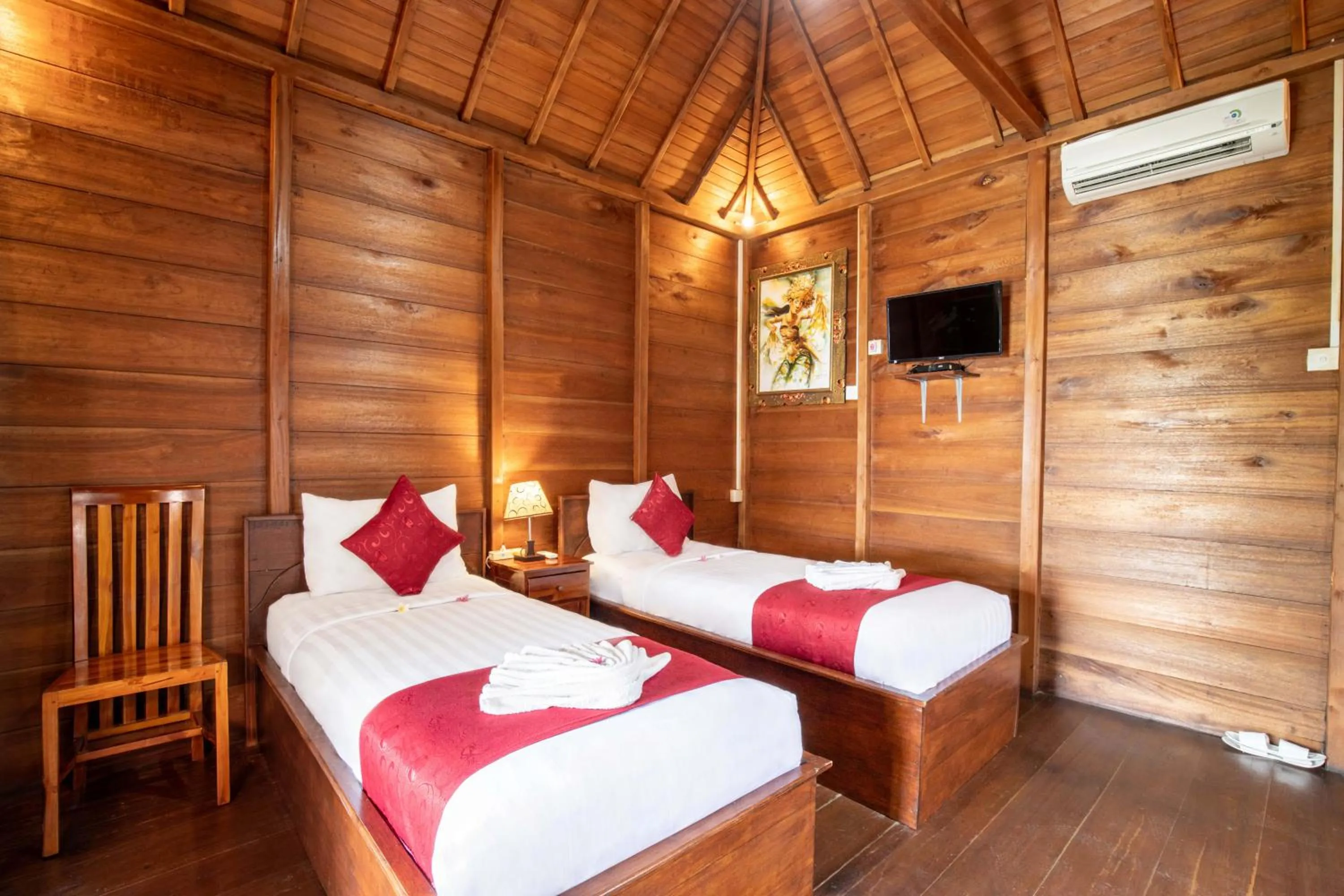 Bedroom, Bed in Swan Beach Inn