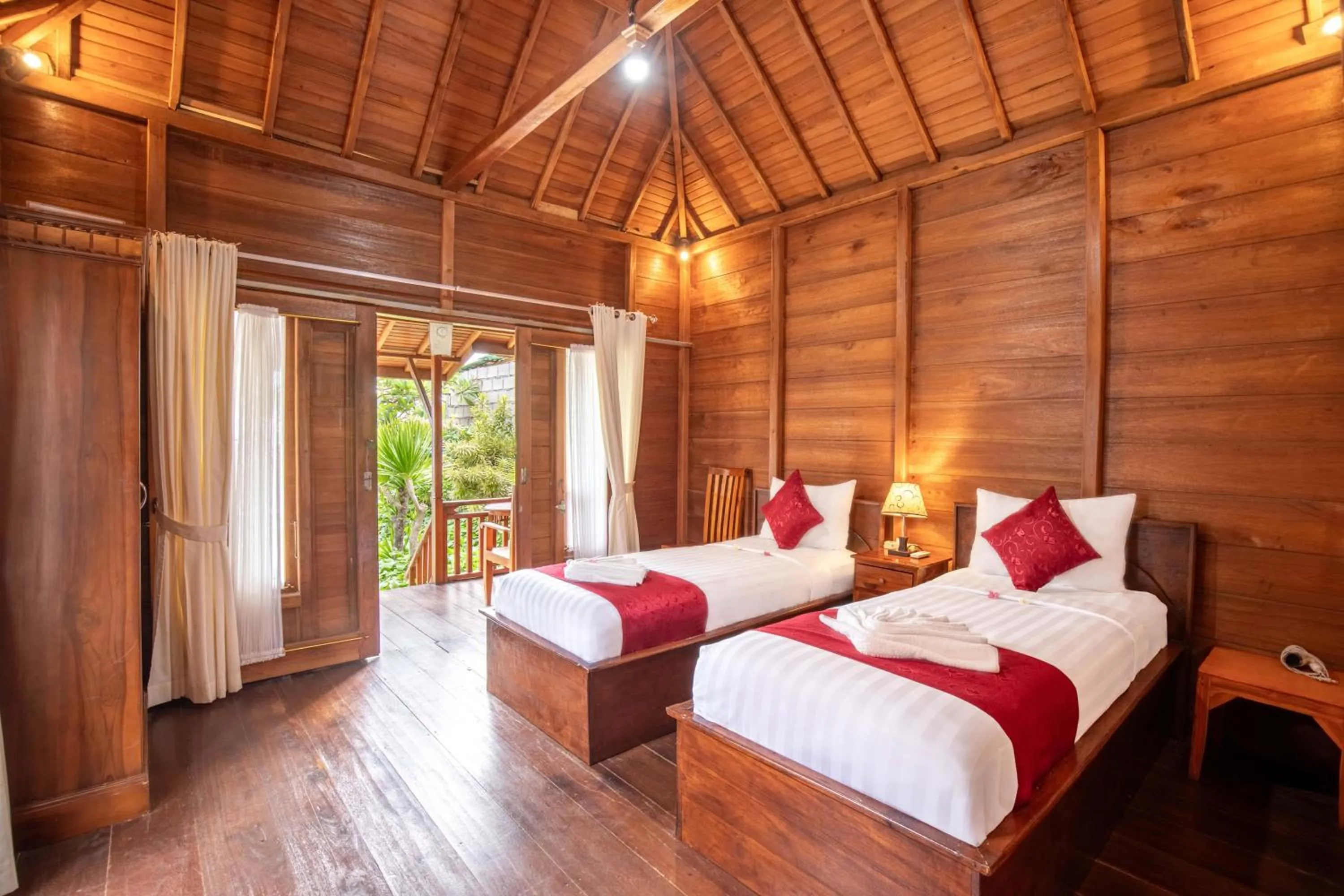 Bedroom, Bed in Swan Beach Inn