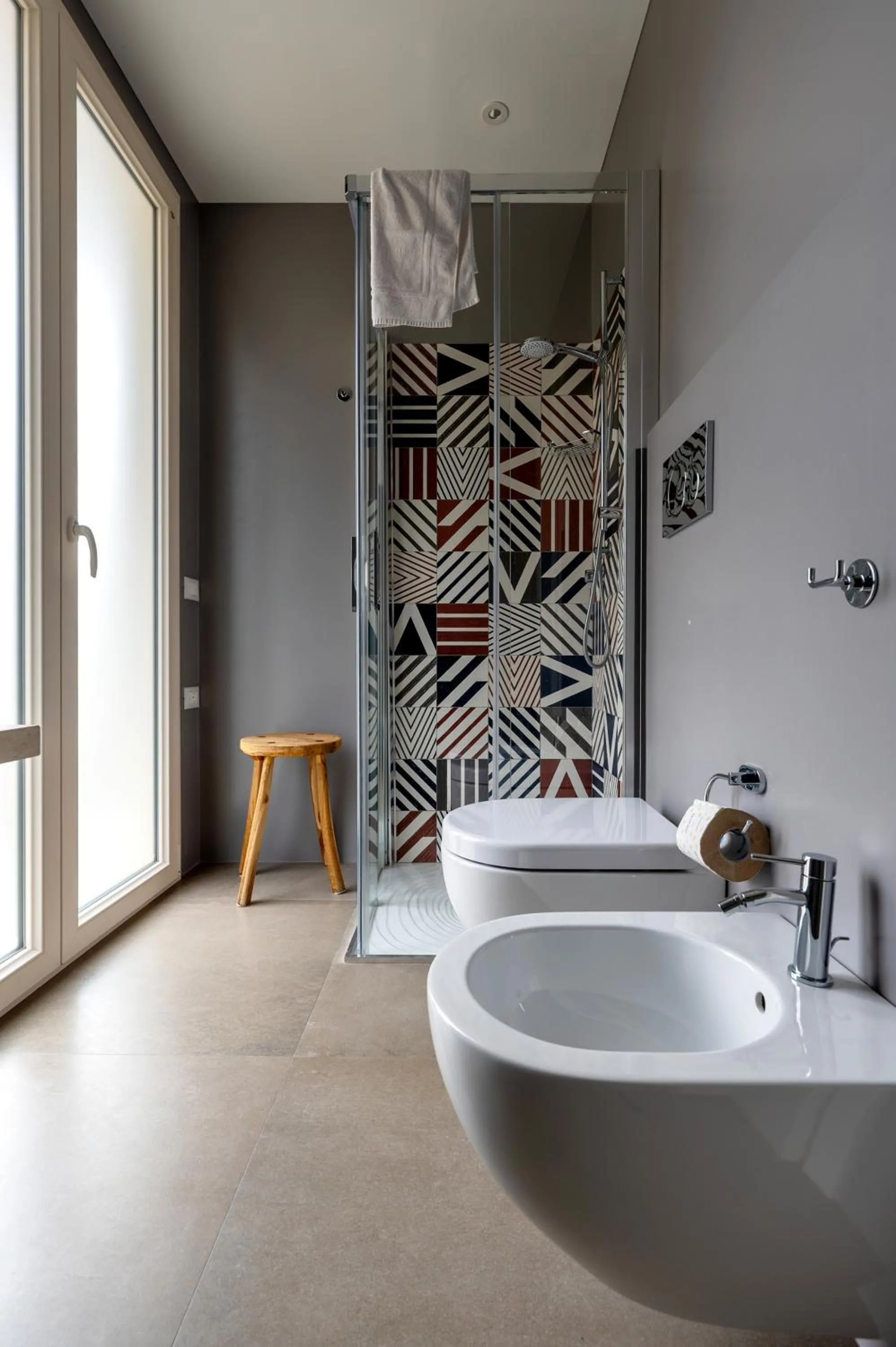 Shower in Serafini Rooms