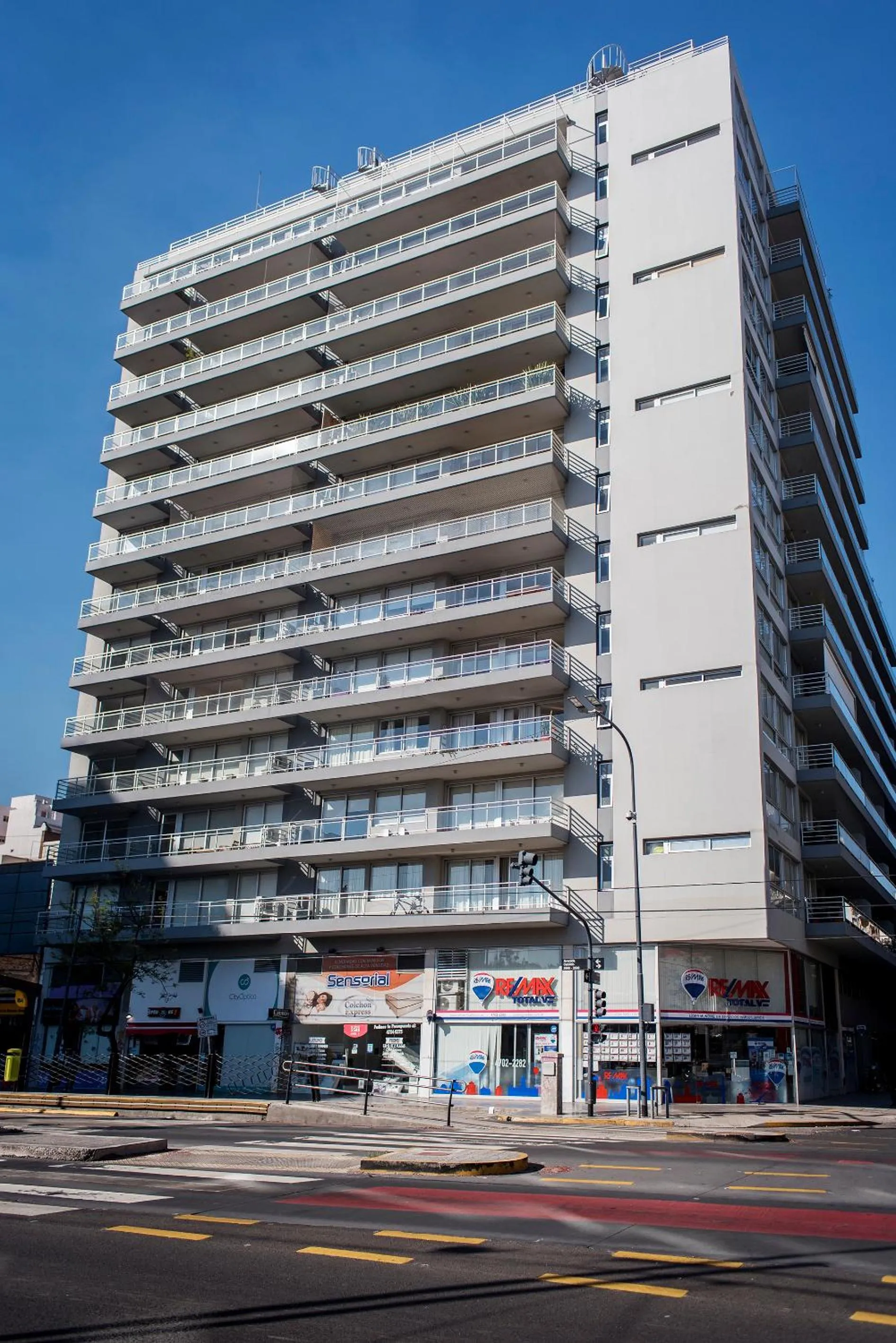 Property building in Top Rentals WOW Nuñez