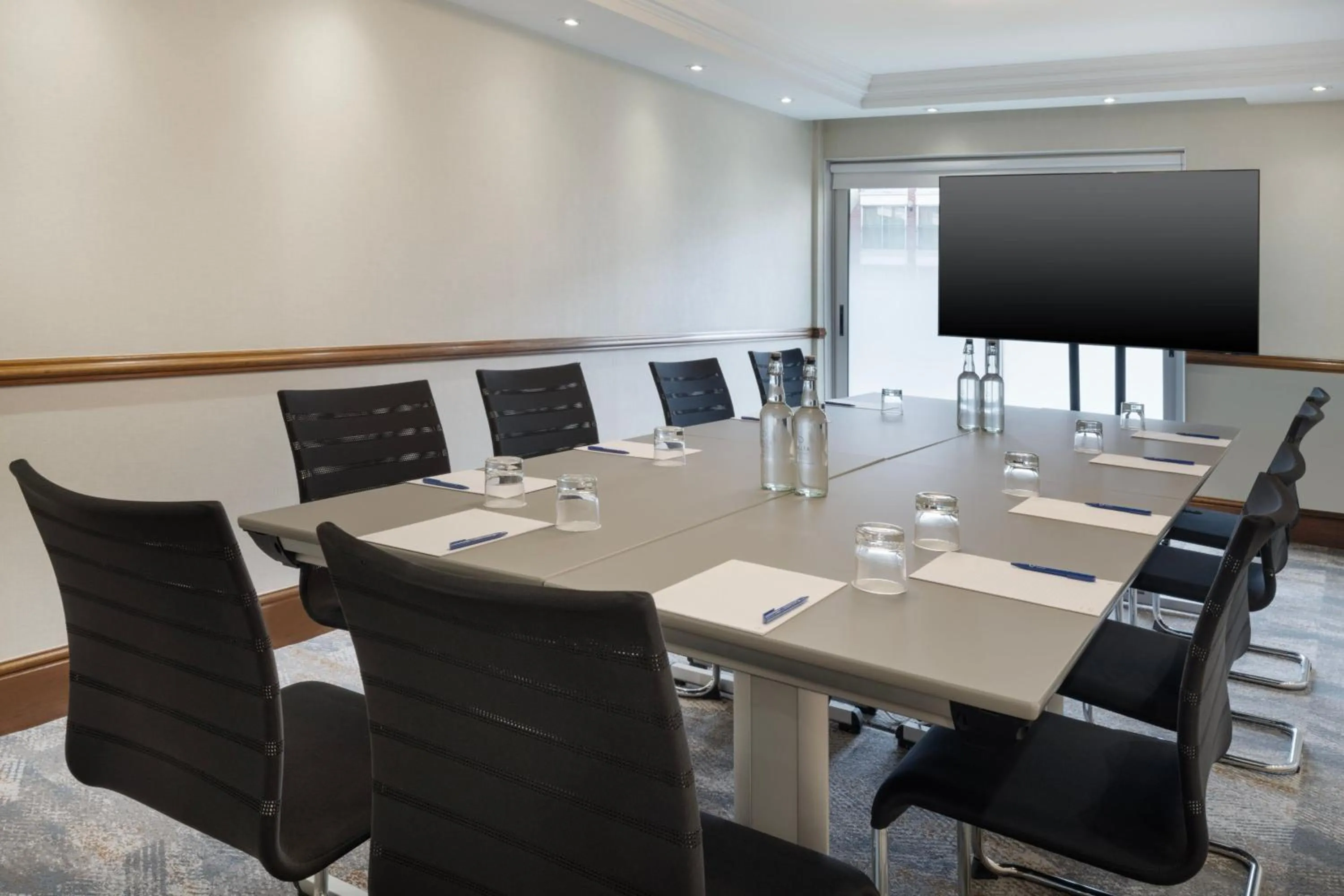 Meeting/conference room in Delta Hotels by Marriott Heathrow Windsor