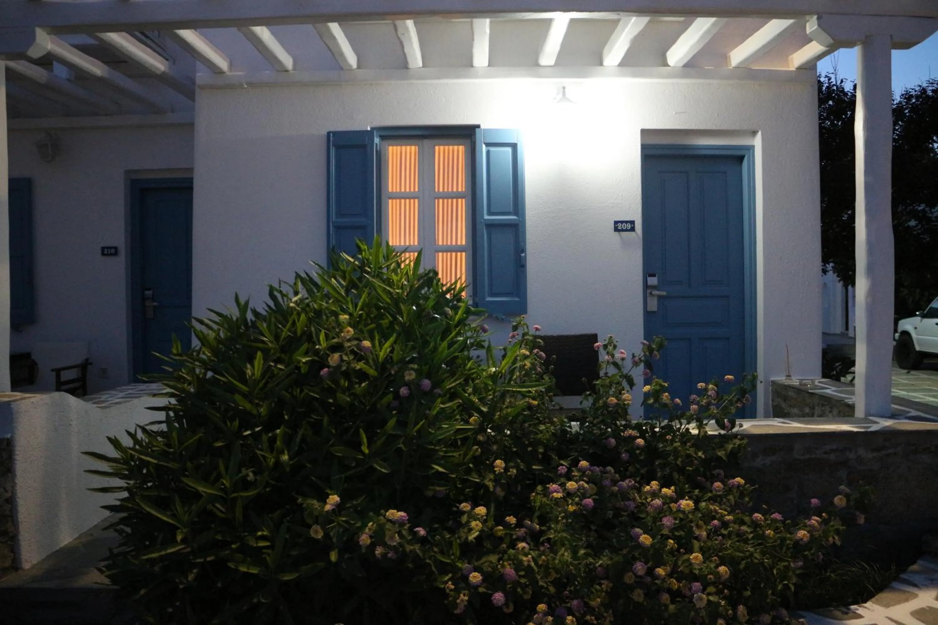 Facade/entrance in Petinaros Hotel