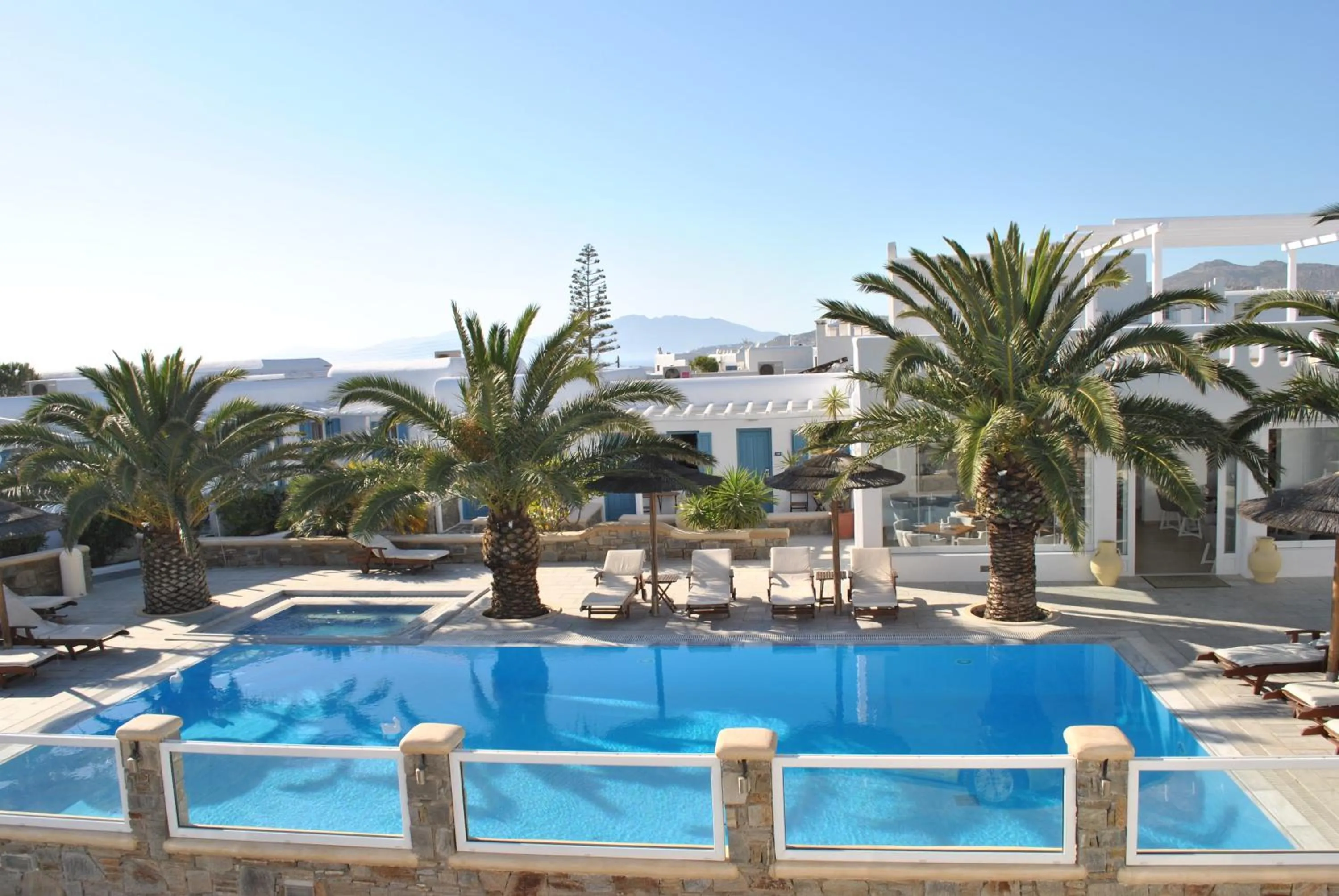 Swimming pool in Petinaros Hotel