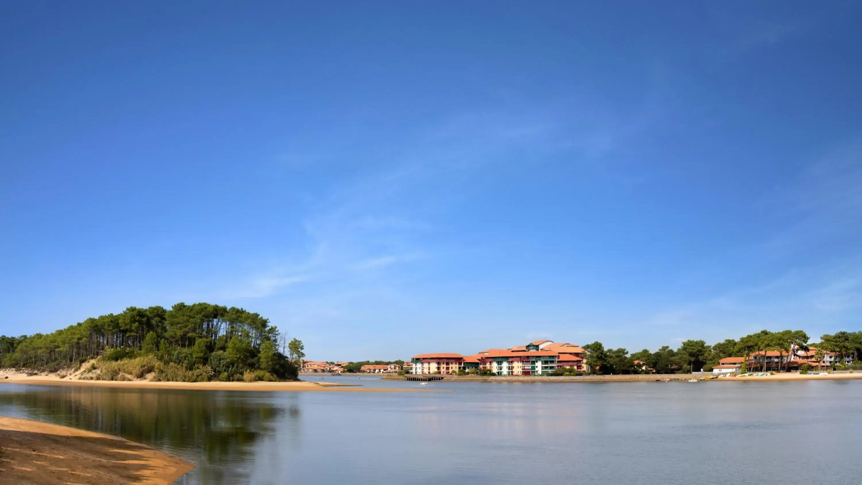 Lake view in SOWELL Family Pignada Plage Lake view in SOWELL Family Pignada Plage