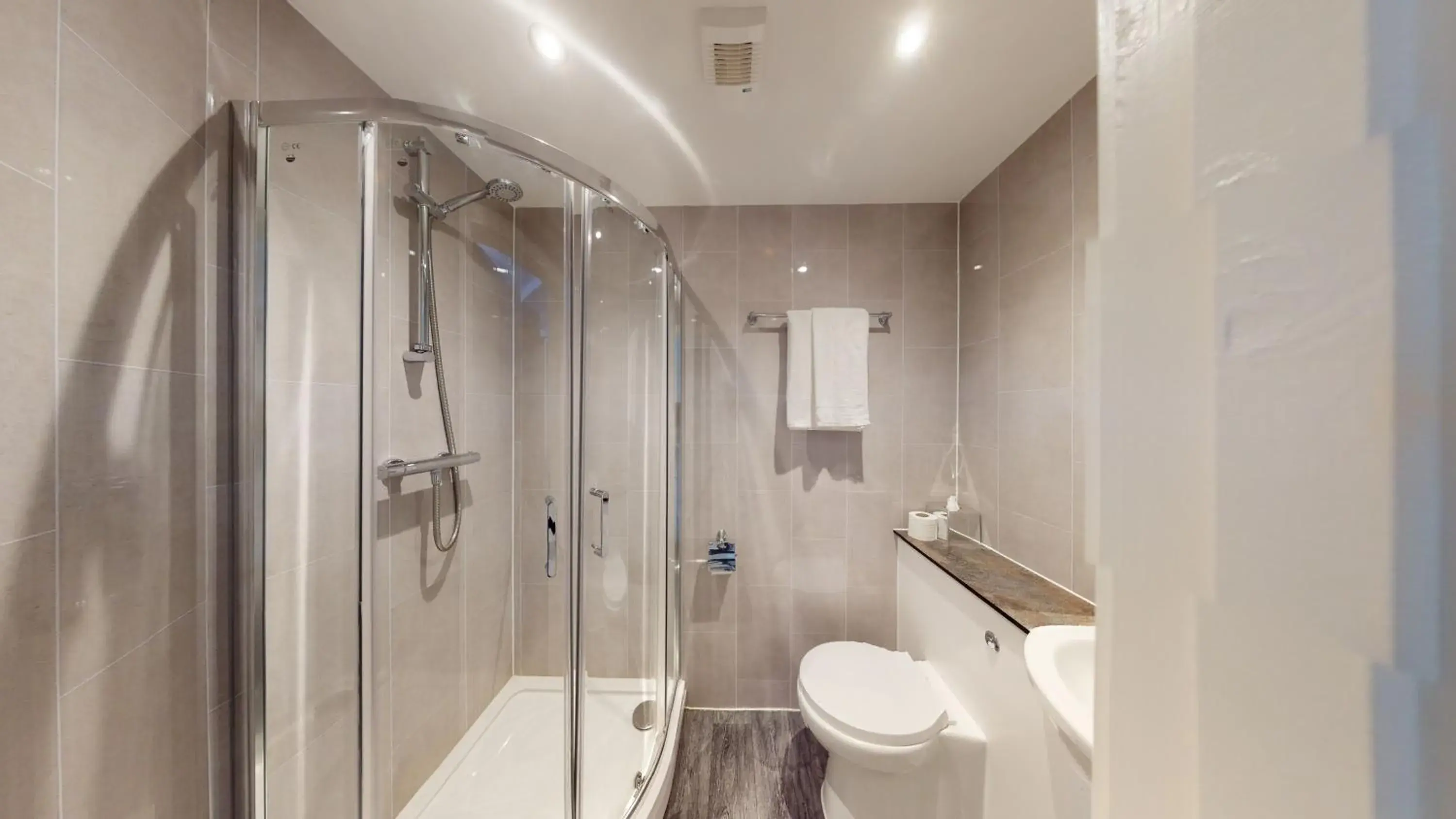 Bathroom in Grand Hotel Gosforth Park Bathroom in Grand Hotel Gosforth Park