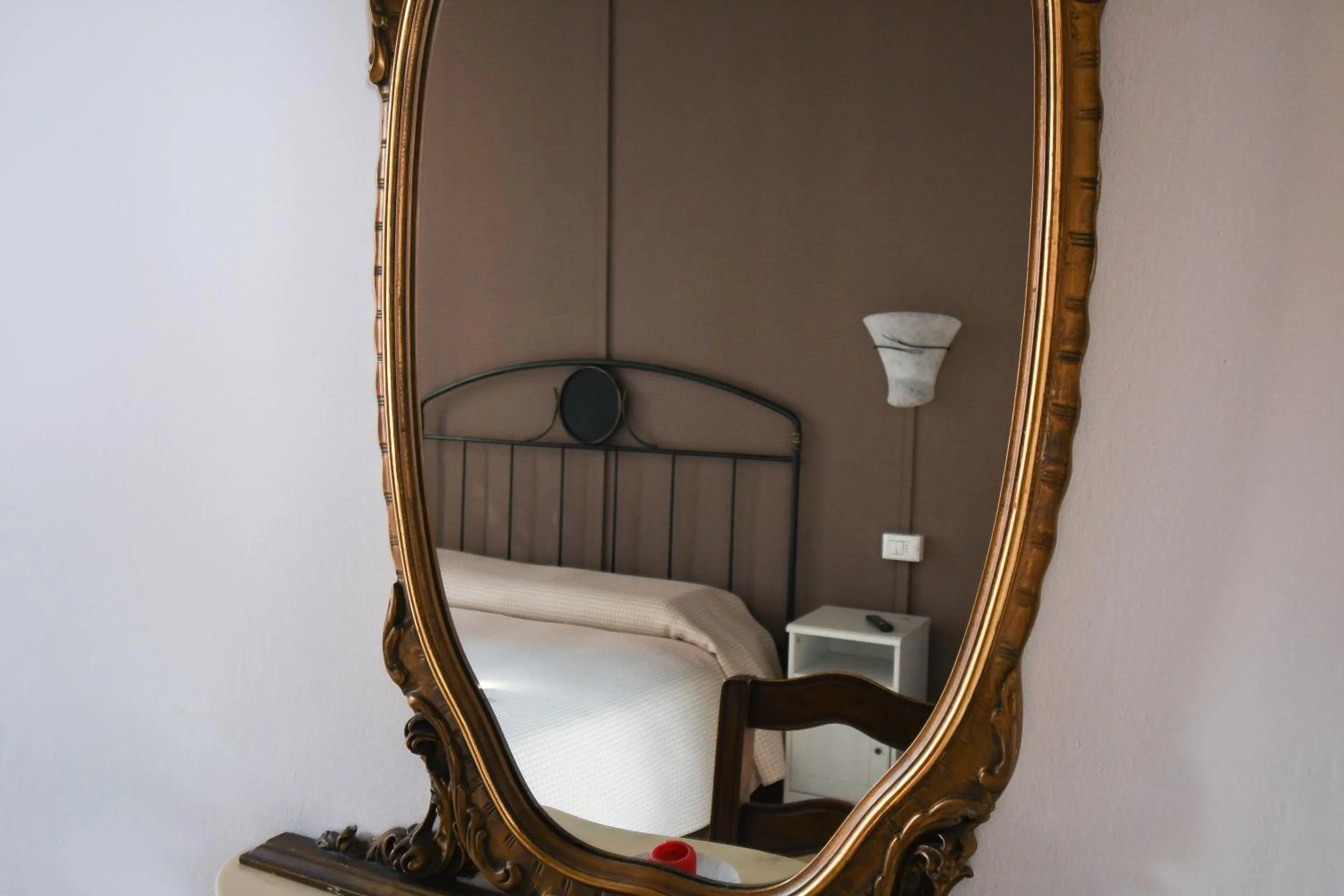 Decorative detail in Stop & Sleep Bergamo