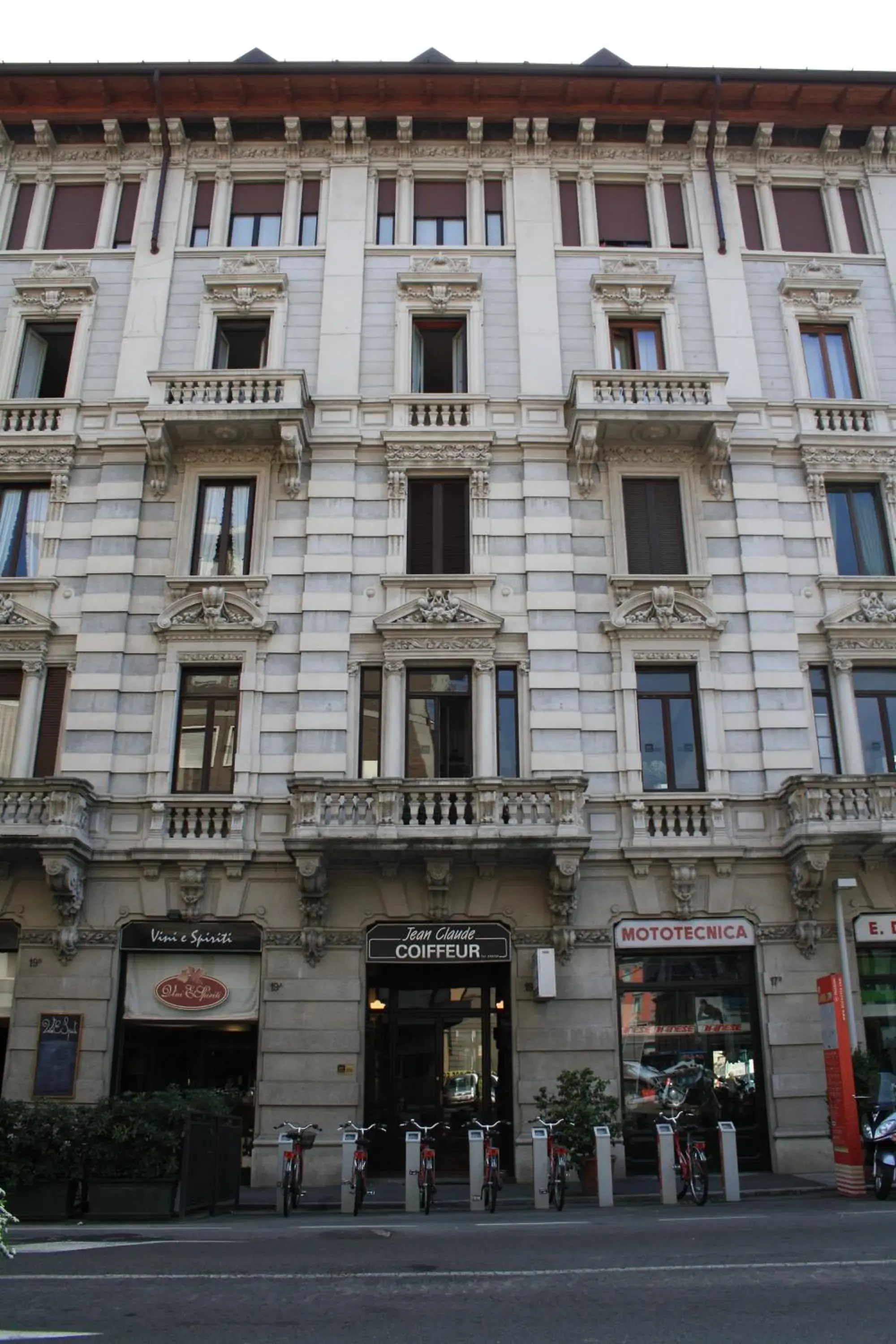 Facade/entrance in Stop & Sleep Bergamo Facade/entrance in Stop & Sleep Bergamo