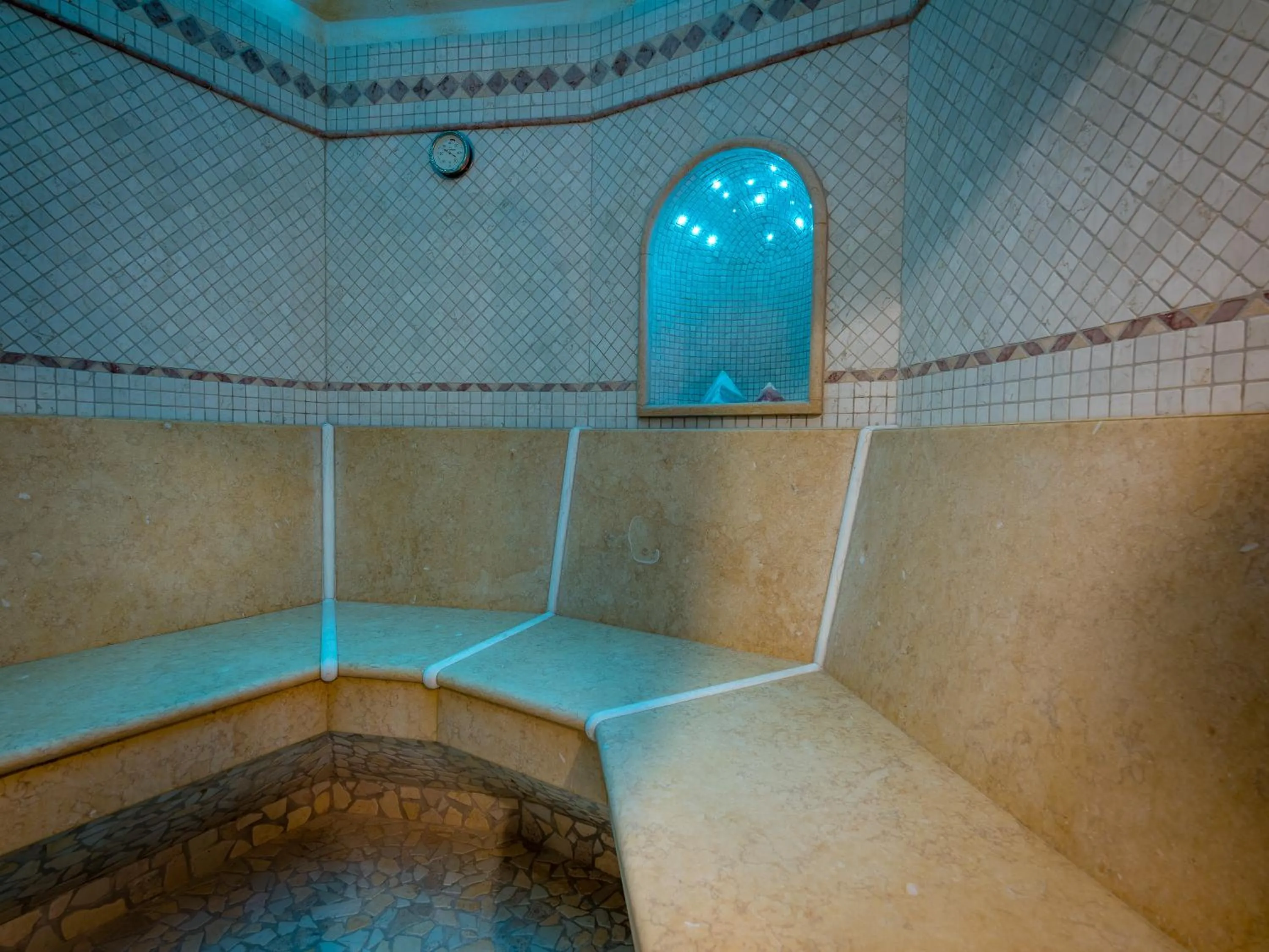 Steam room in Albergo Dimaro Wellness Hotel