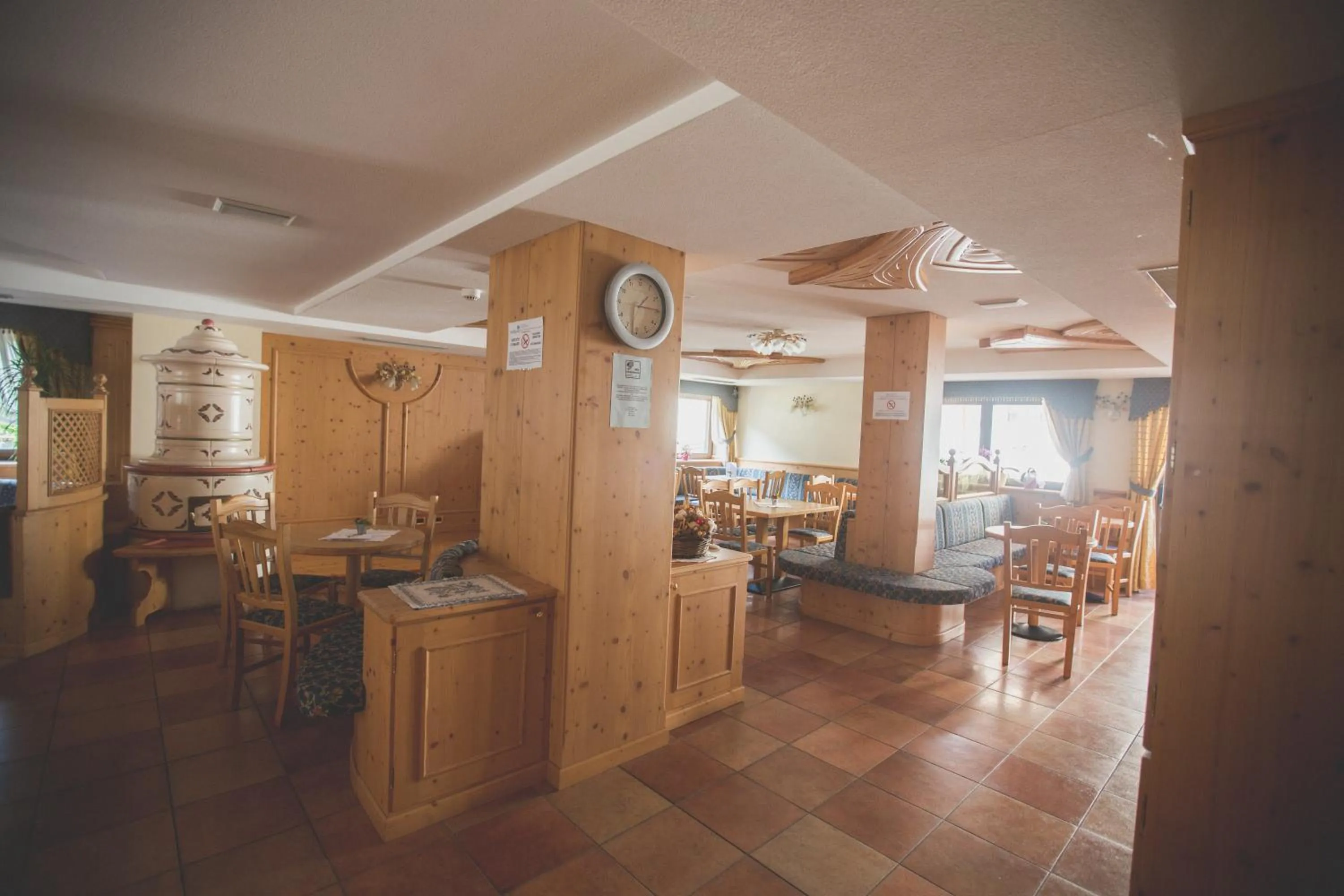 Lounge or bar in Albergo Dimaro Wellness Hotel