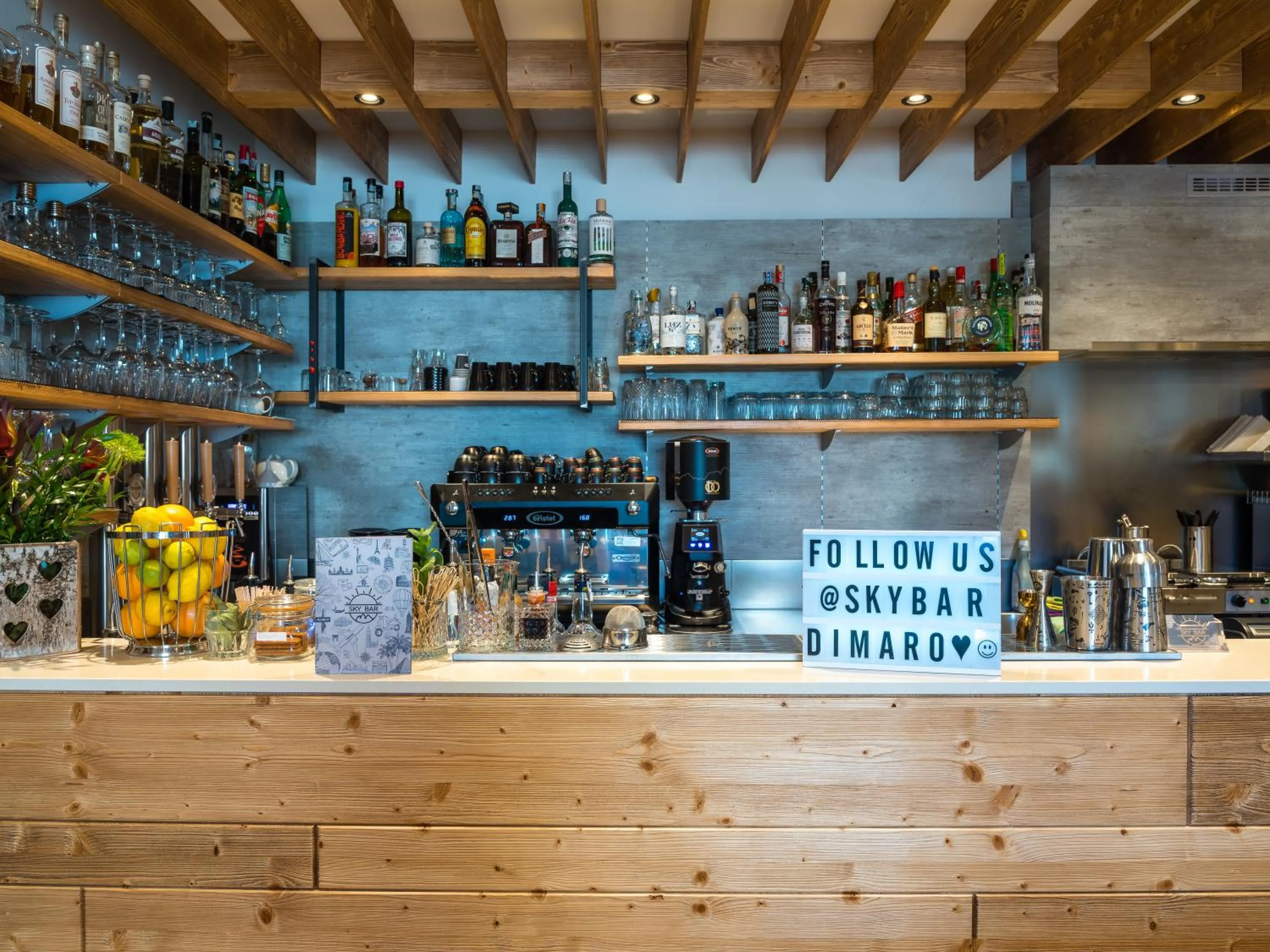 Lounge or bar in Albergo Dimaro Wellness Hotel