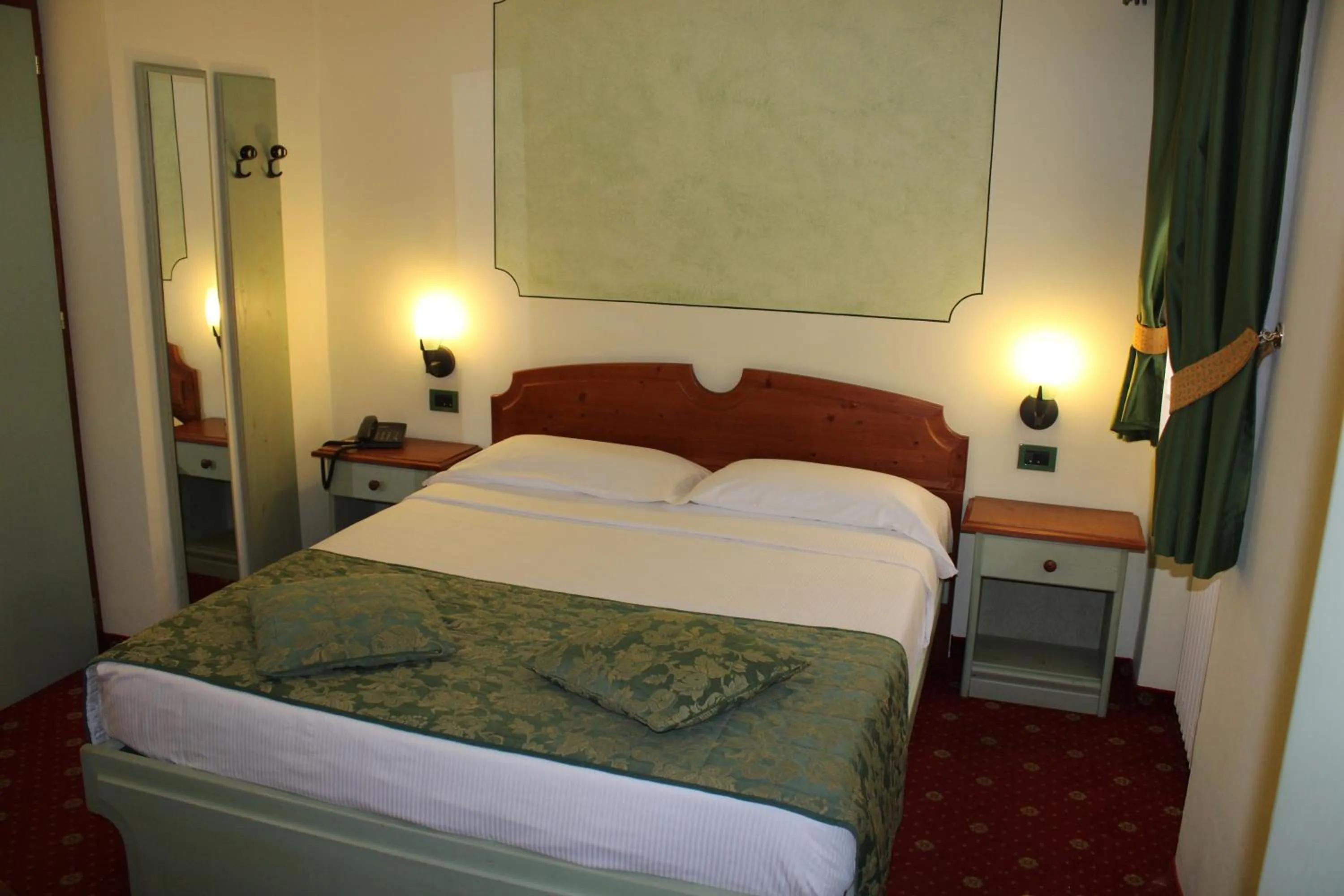 Bed in Albergo Dimaro Wellness Hotel