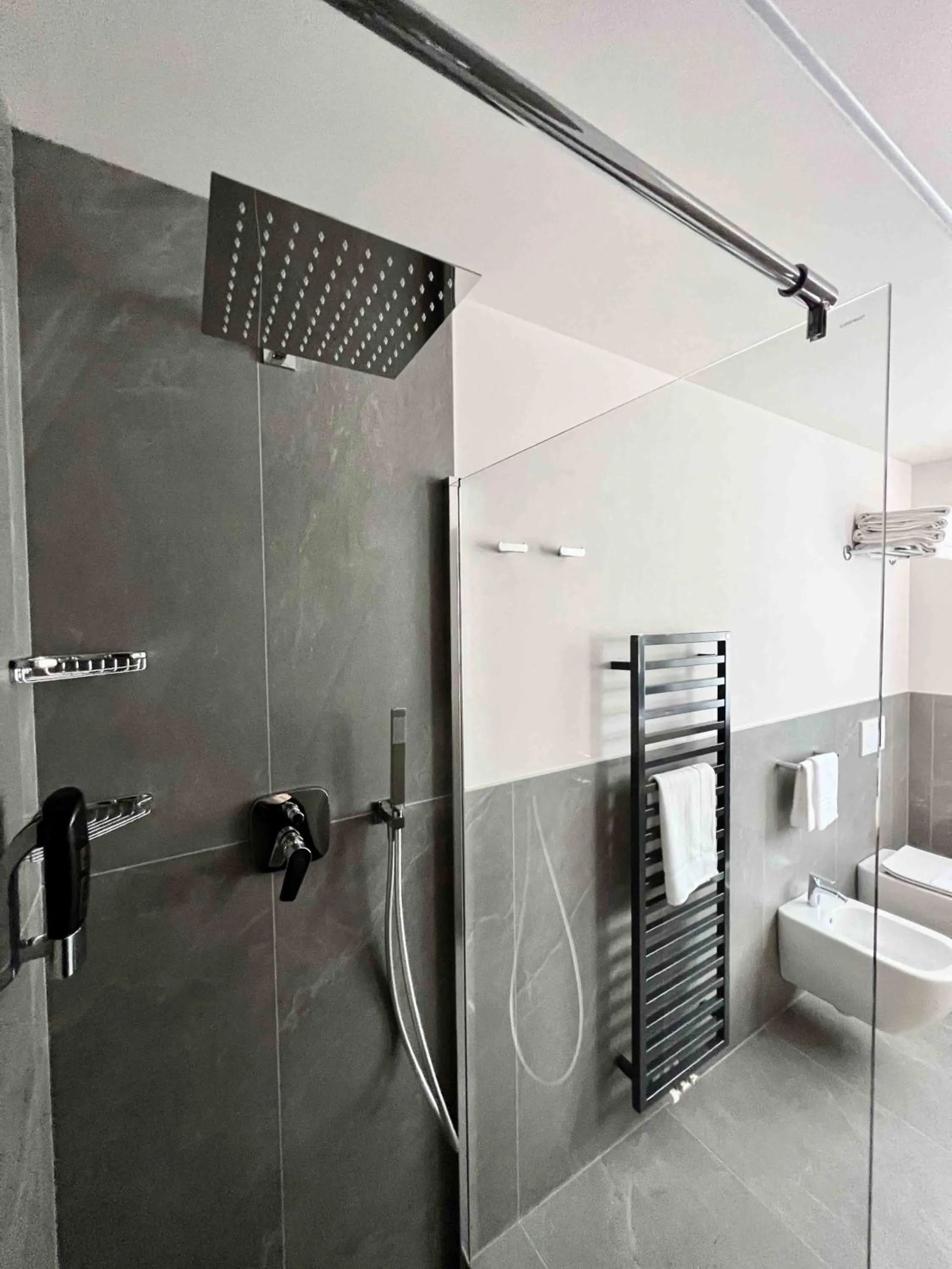 Shower in Albergo Dimaro Wellness Hotel