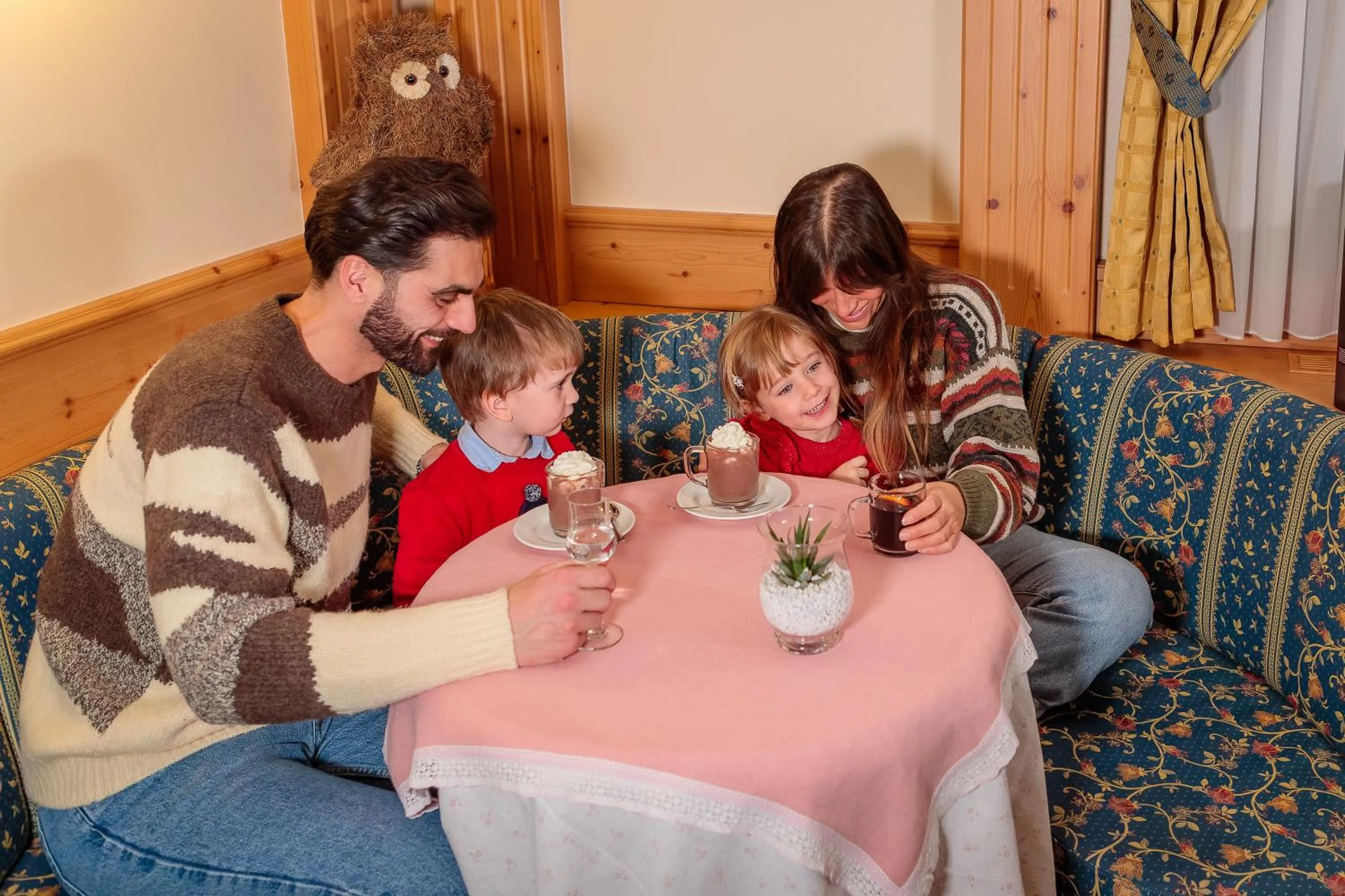 Lounge or bar in Albergo Dimaro Wellness Hotel