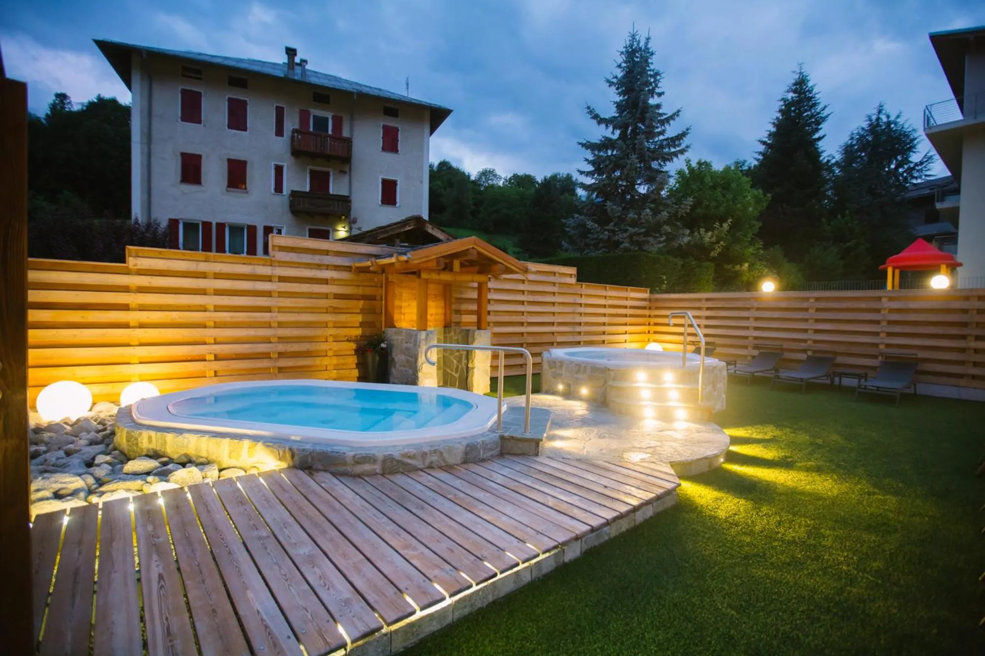 Garden in Albergo Dimaro Wellness Hotel