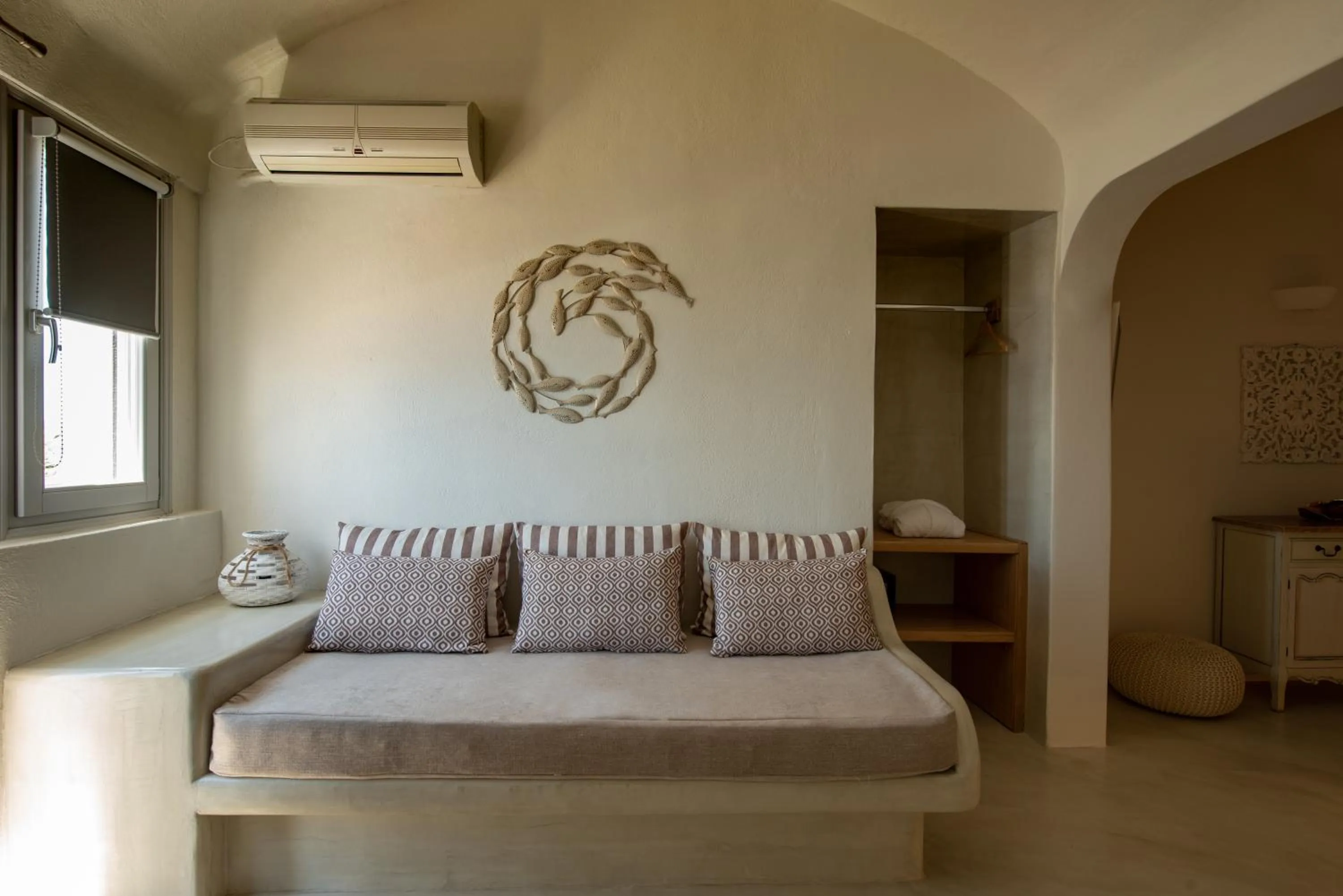 Seating area, Bed in Strogili