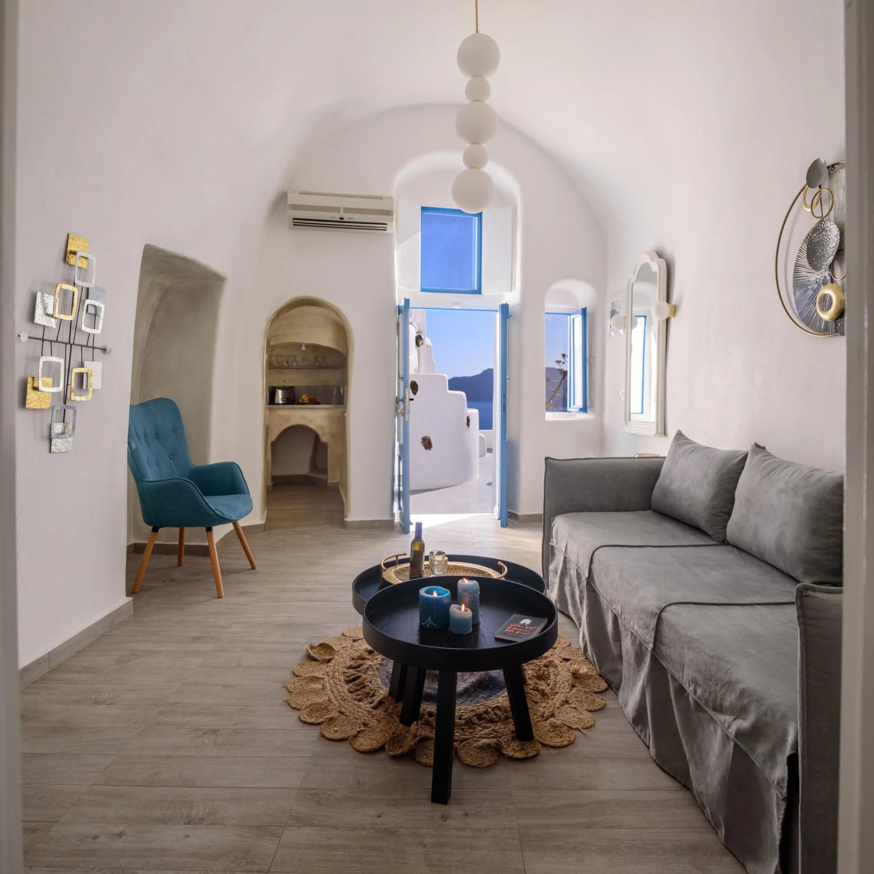 Seating area in Strogili