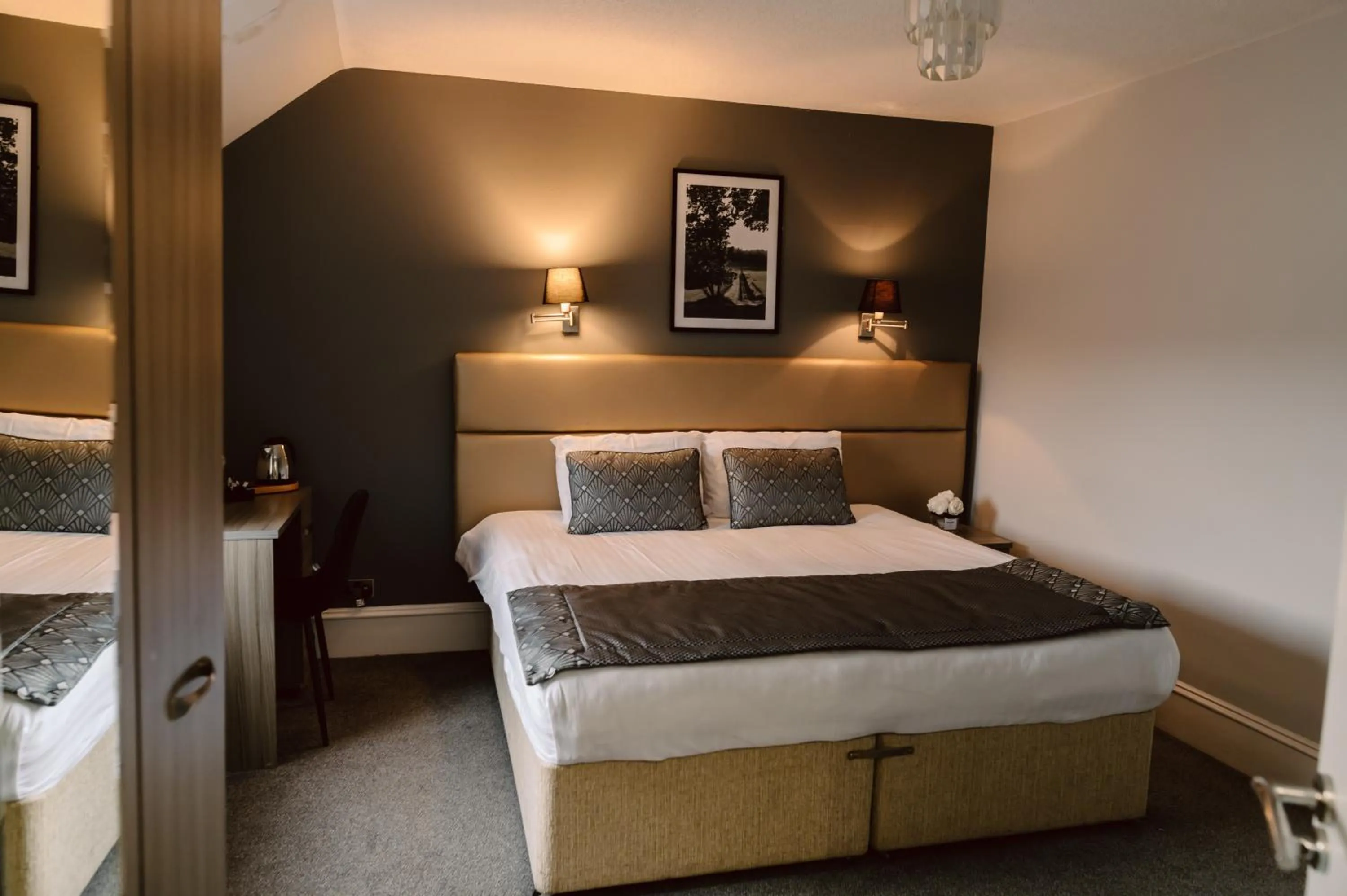 Bedroom, Bed in Newmachar Hotel