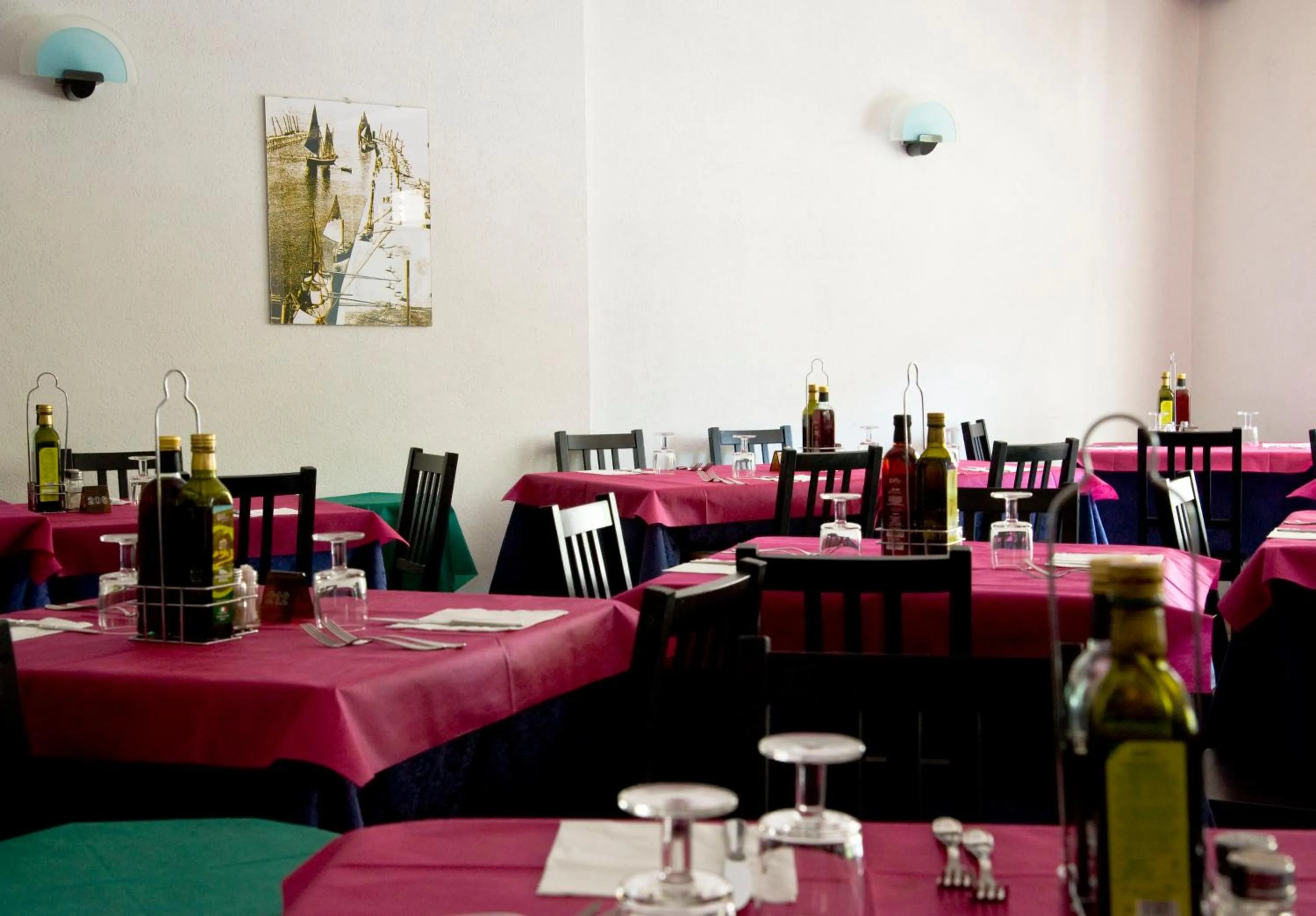 Restaurant/places to eat in Hotel Maris Stella