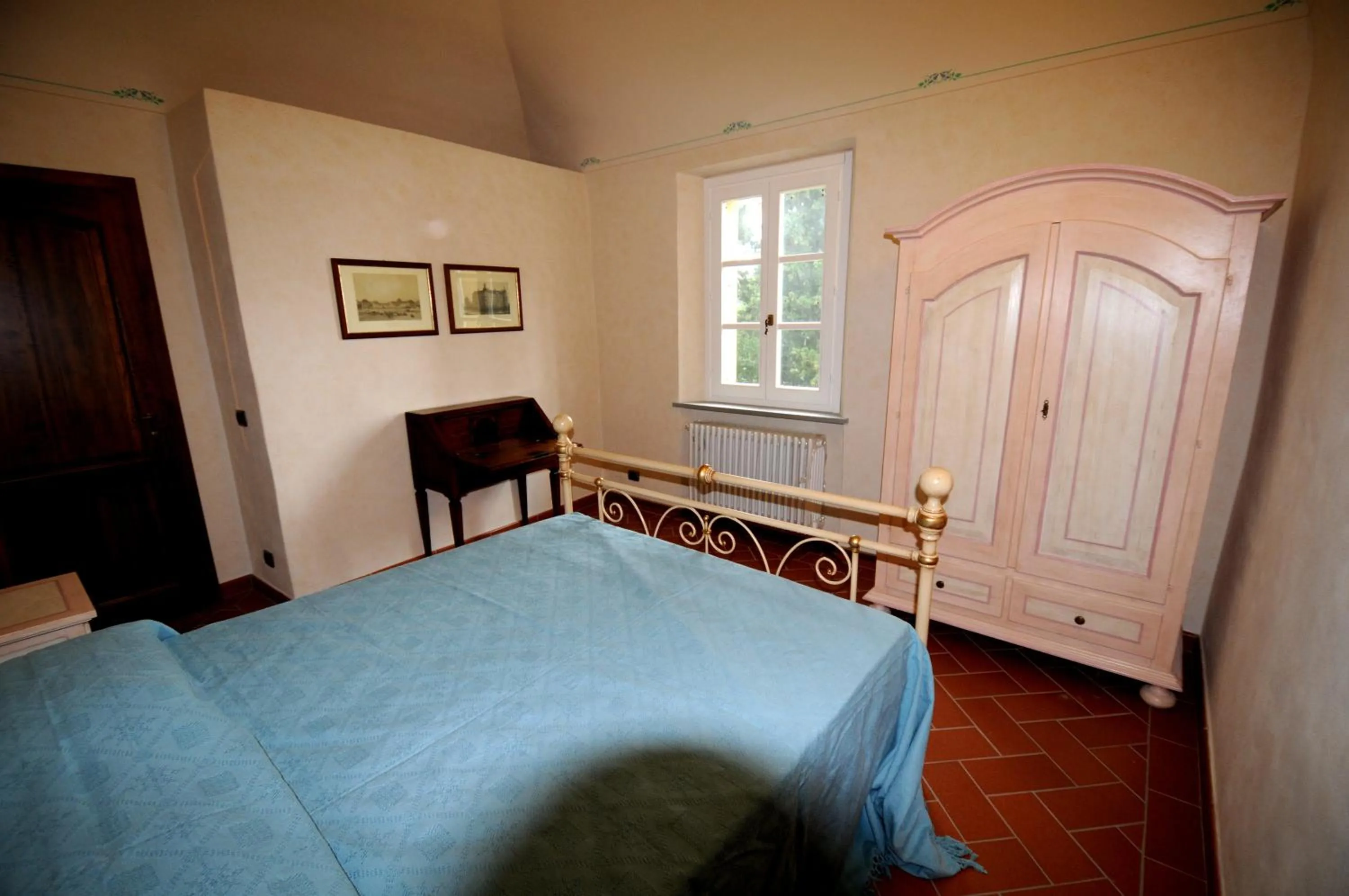 Photo of the whole room, Bed in Relais Villa Sensano