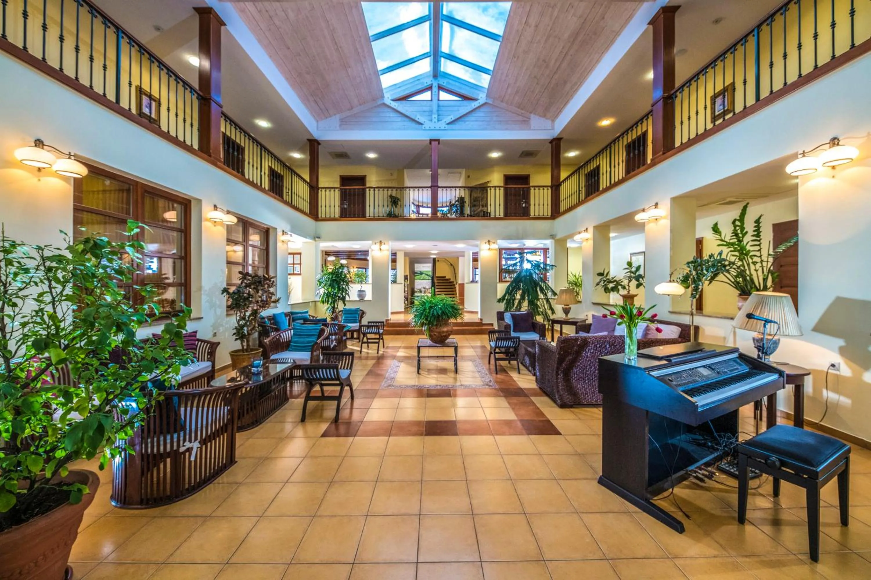 Property building in Hotel Forest Hills