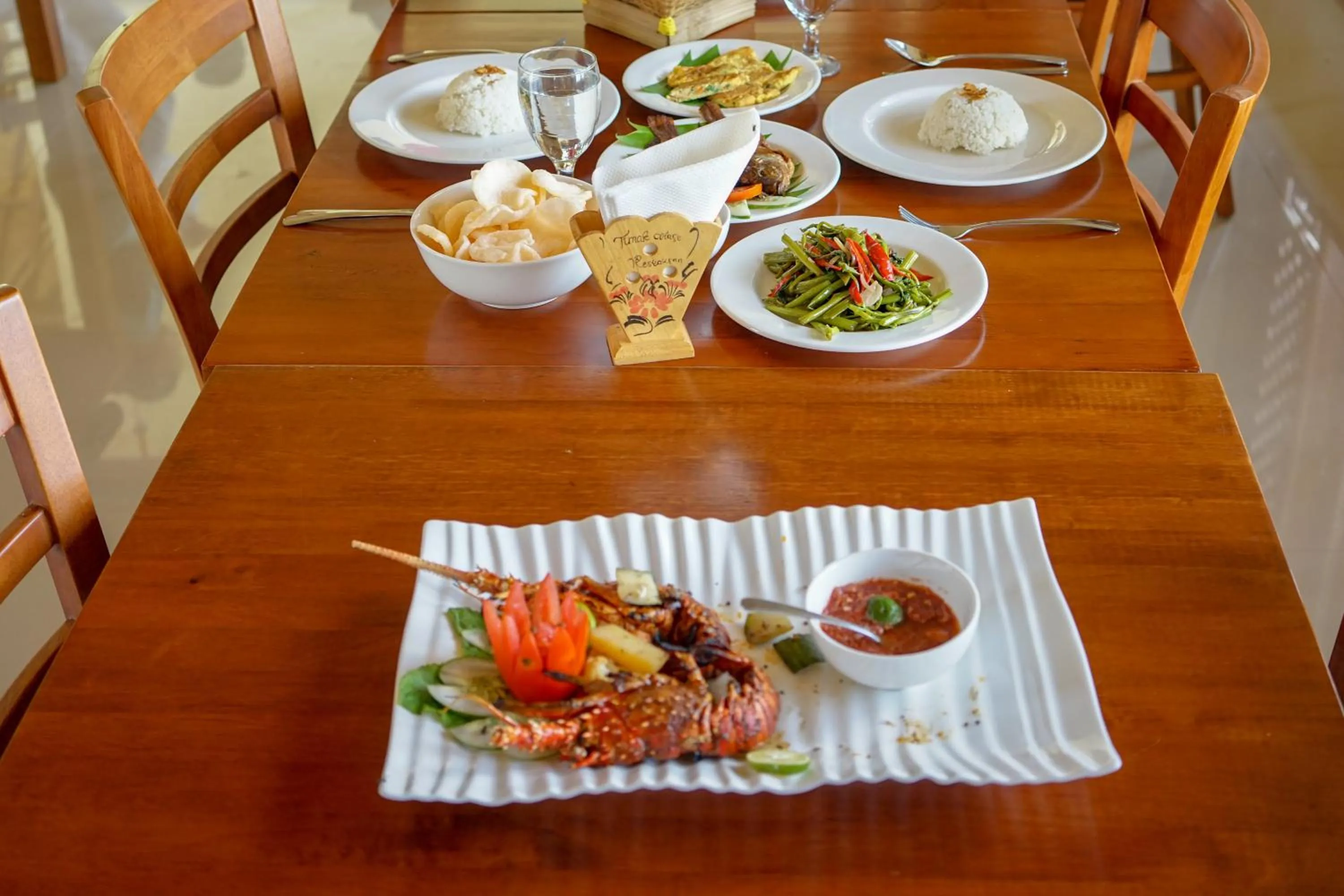 Food and drinks in Tunak Cottage