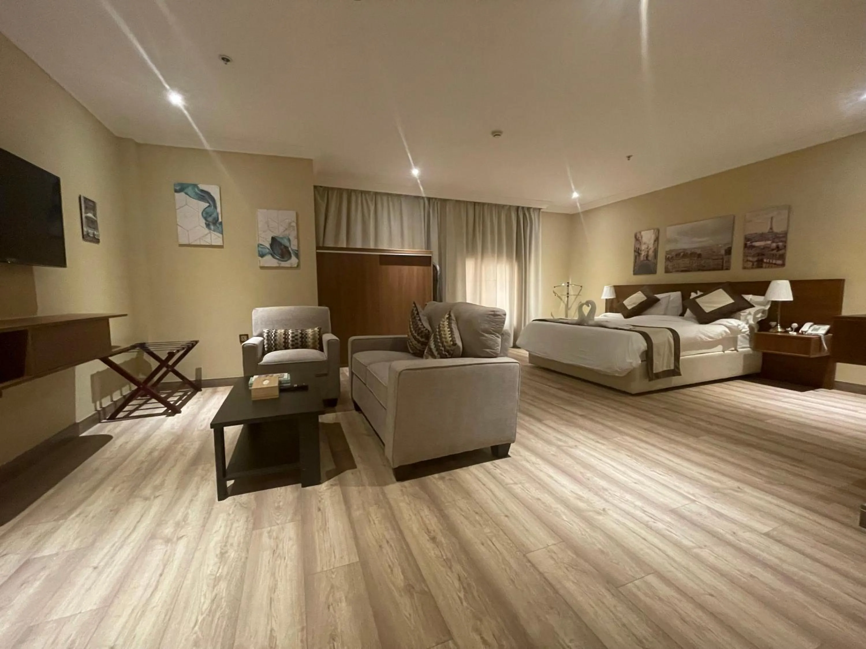 Bed in Wakra Inn Hotel Apartments