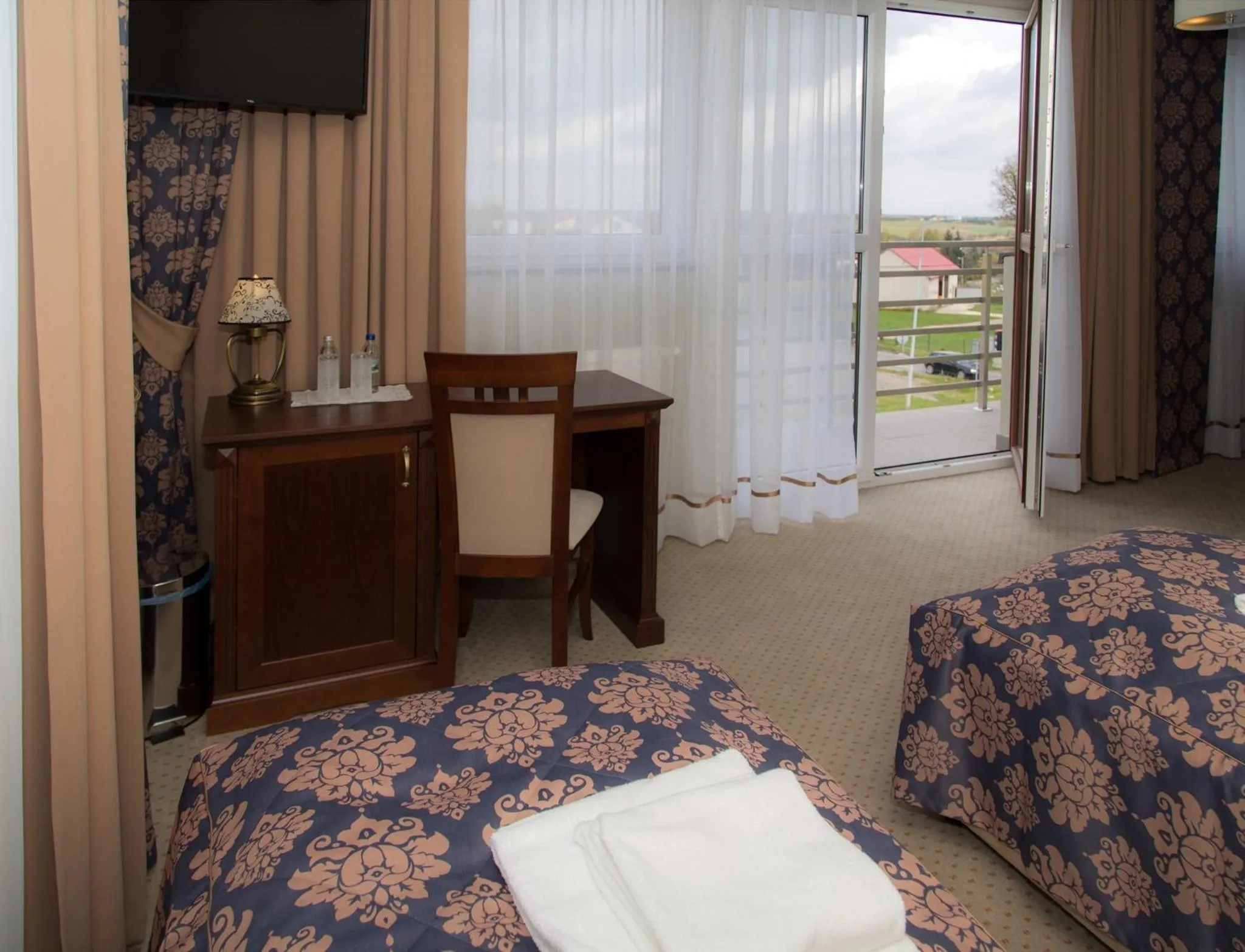 Photo of the whole room, Bed in Hotel Imperial Residence