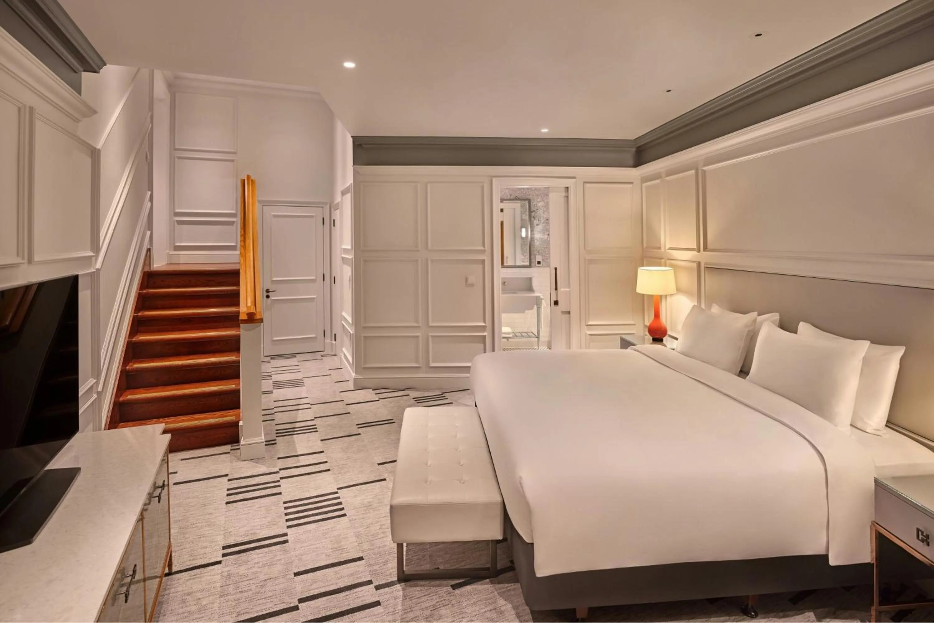 Bedroom, Bed in London Marriott Hotel County Hall