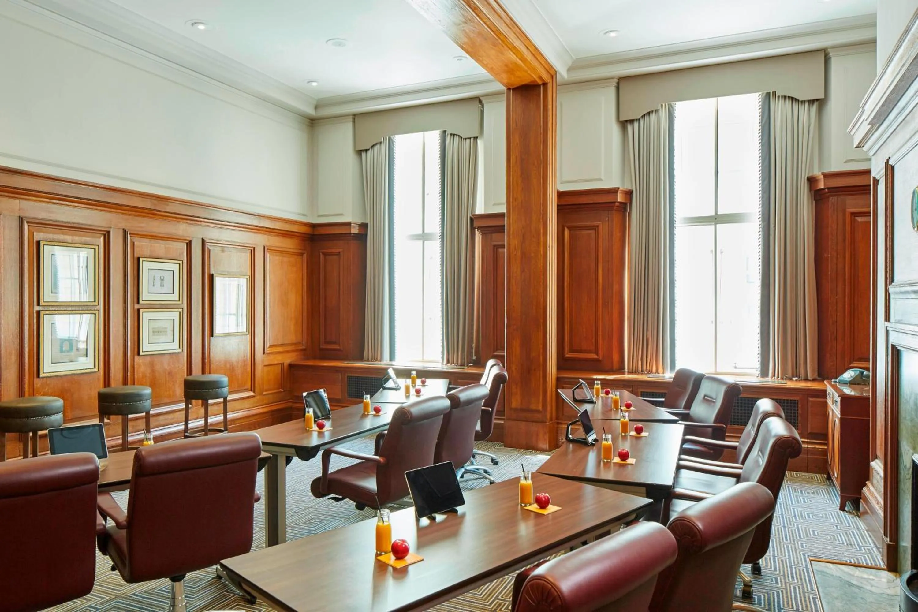 Meeting/conference room in London Marriott Hotel County Hall