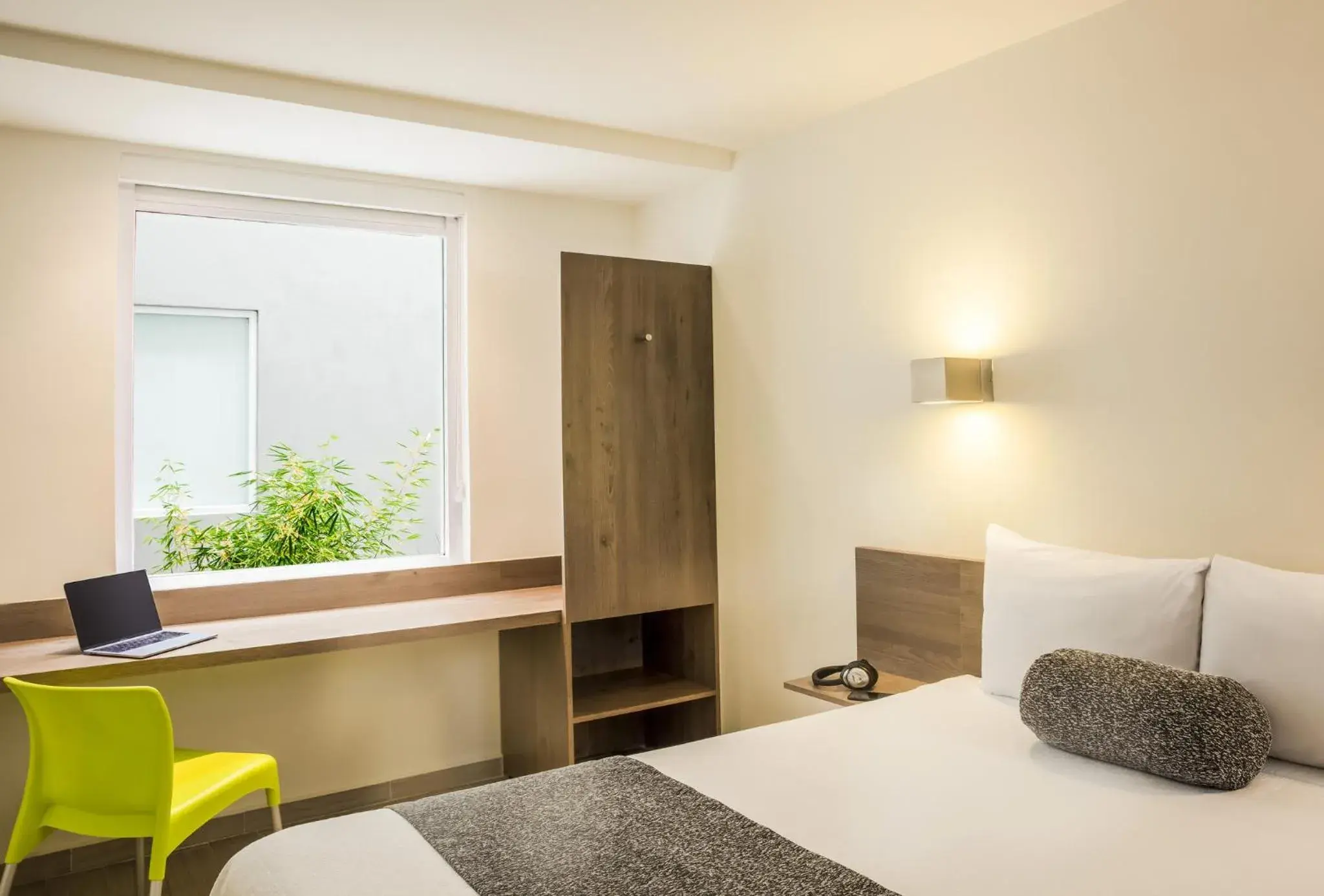 Photo of the whole room, Bed in One Ciudad de Mexico La Raza Photo of the whole room, Bed in One Ciudad de Mexico La Raza