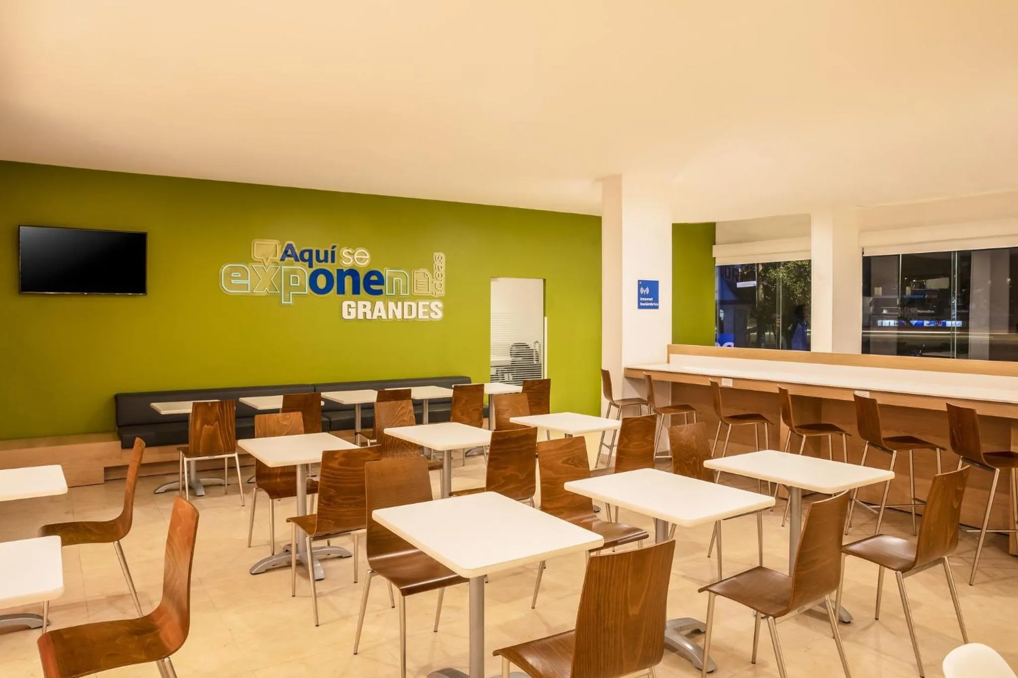 Restaurant/places to eat in One Ciudad de Mexico La Raza