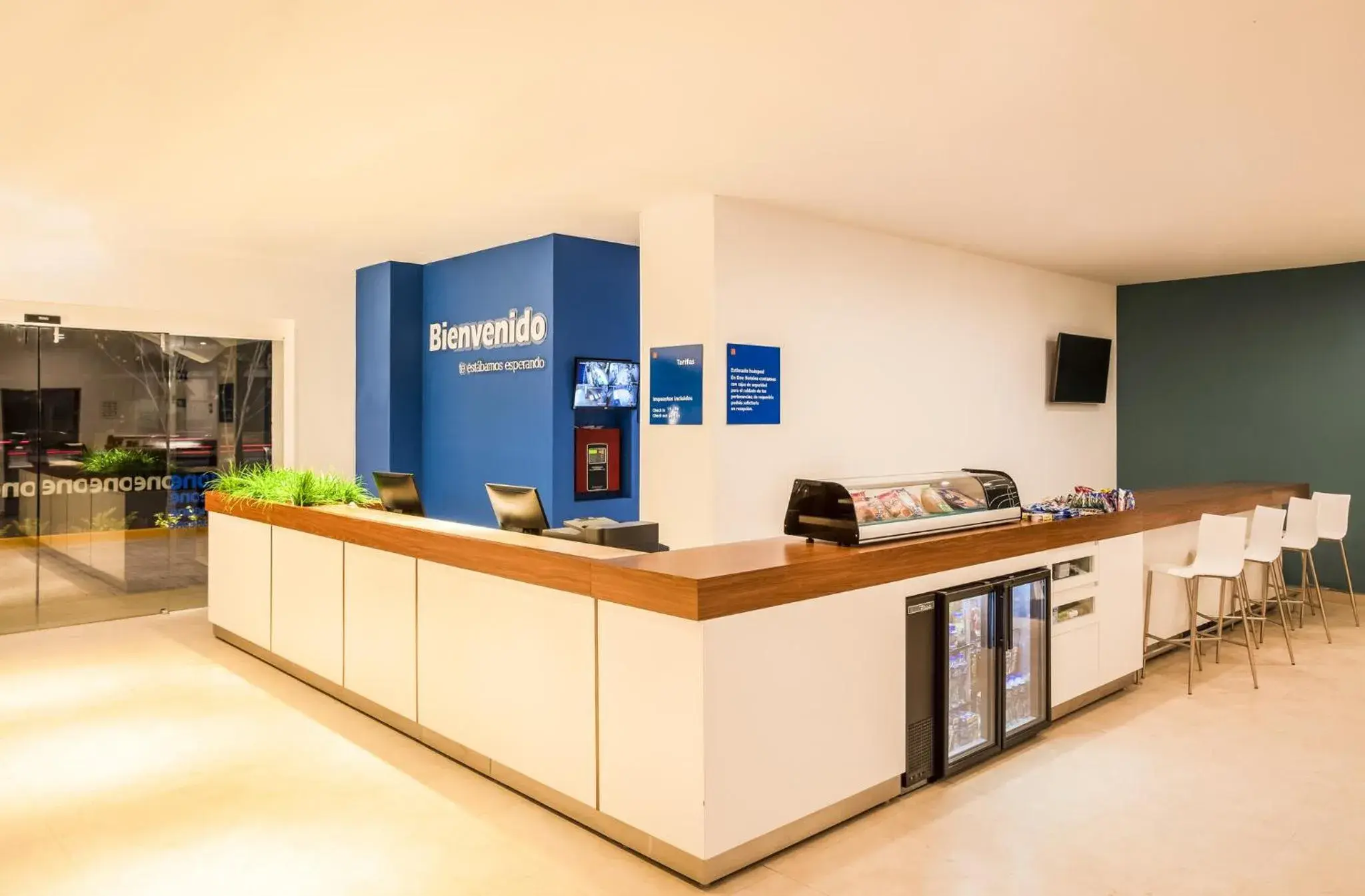 Lobby or reception in One Ciudad de Mexico La Raza Lobby or reception in One Ciudad de Mexico La Raza