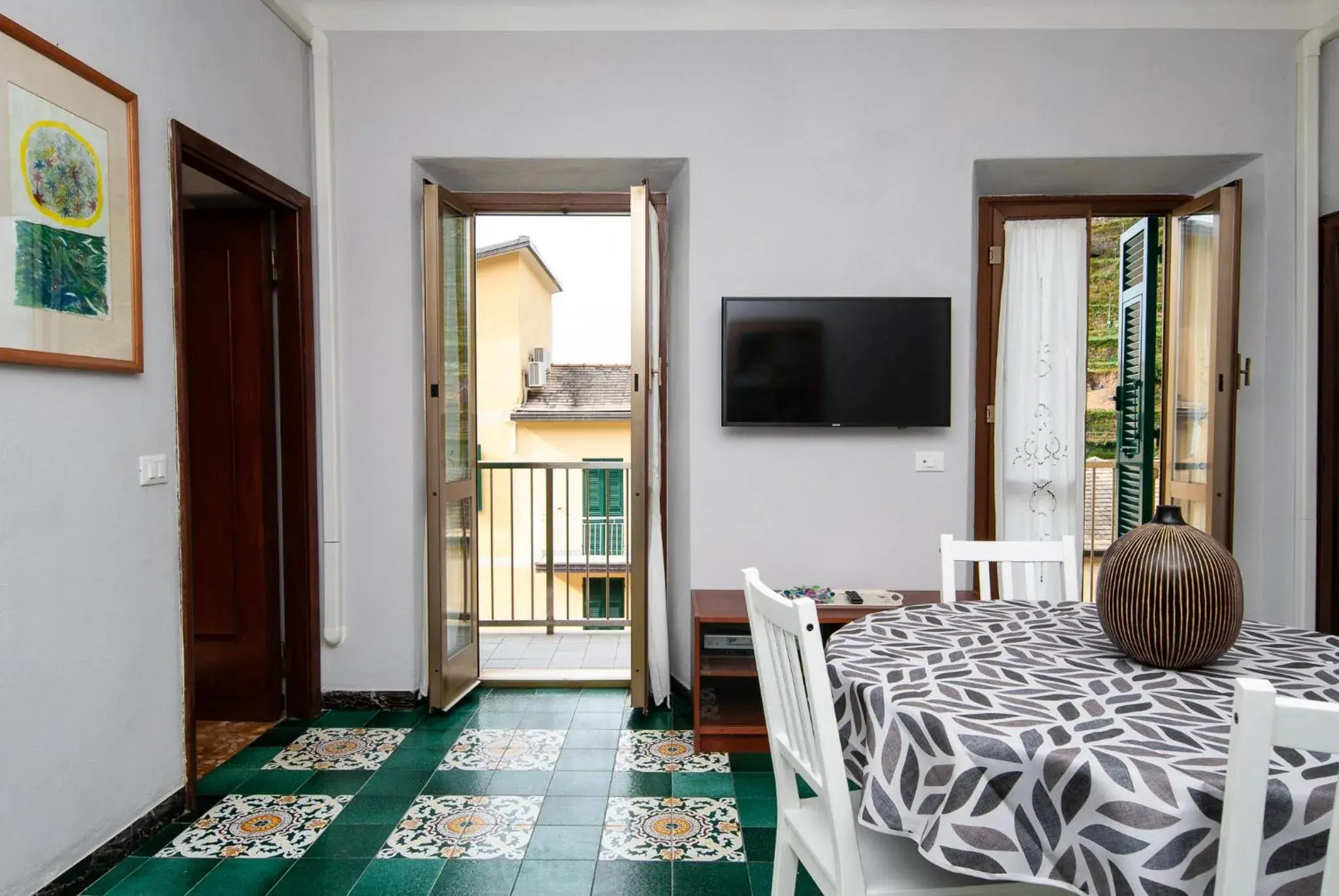 Three-Bedroom Apartment in Casa Di Mezzo by Arbaspàa Three-Bedroom Apartment in Casa Di Mezzo by Arbaspàa