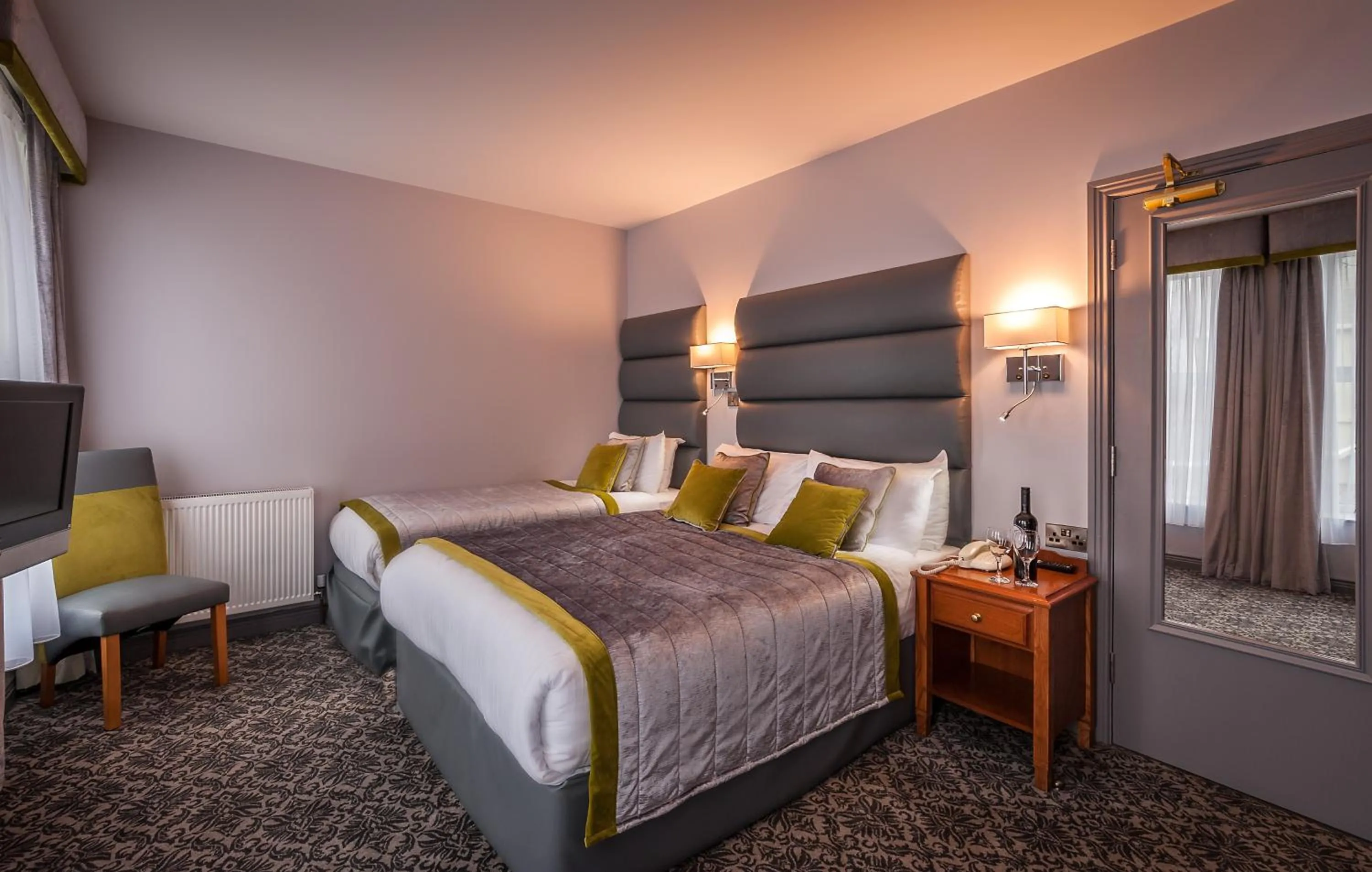 Family, Bed in Lake of Shadows Hotel