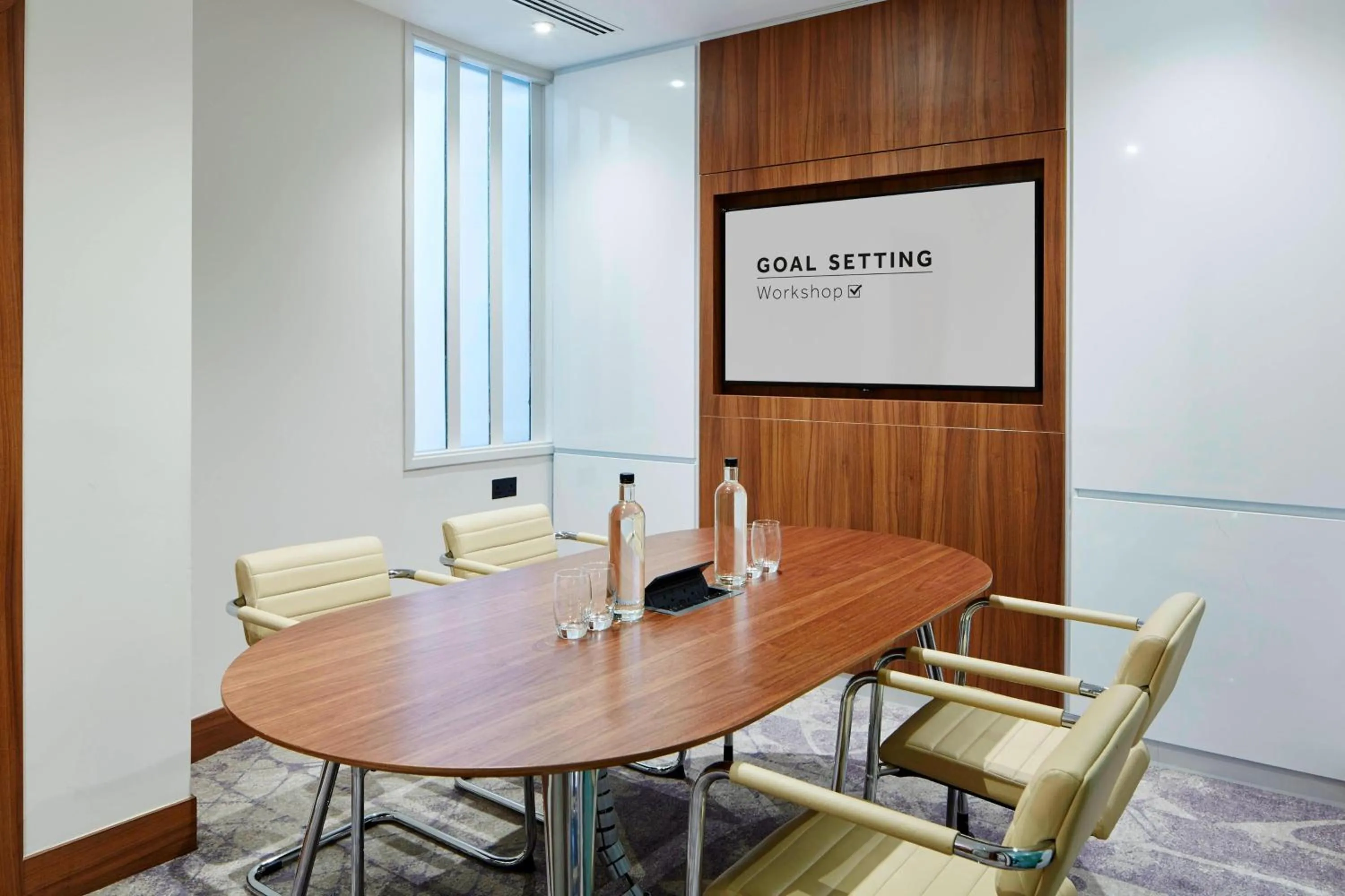 Meeting/conference room in London Heathrow Marriott Hotel