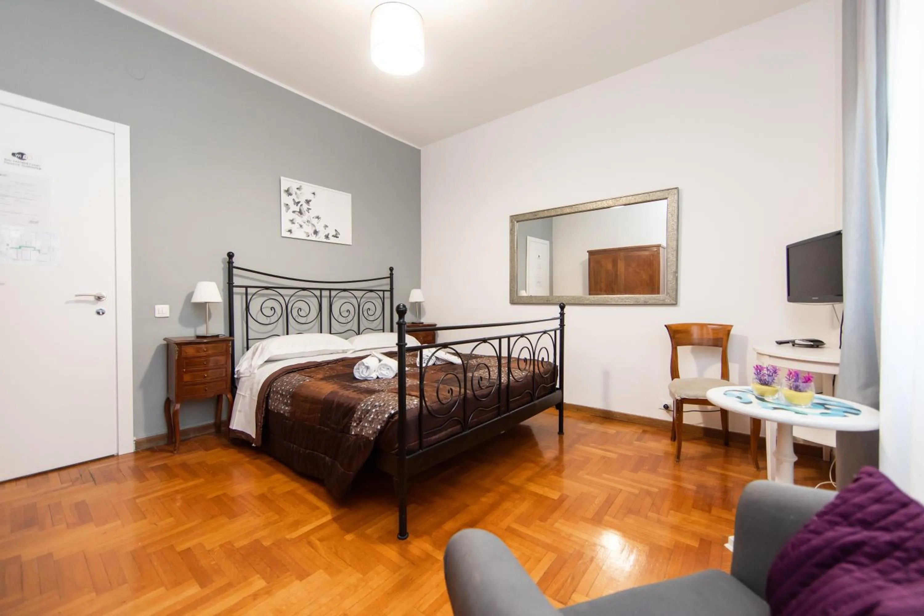 Photo of the whole room, Bed in L'Imperiale RomaTrastevere