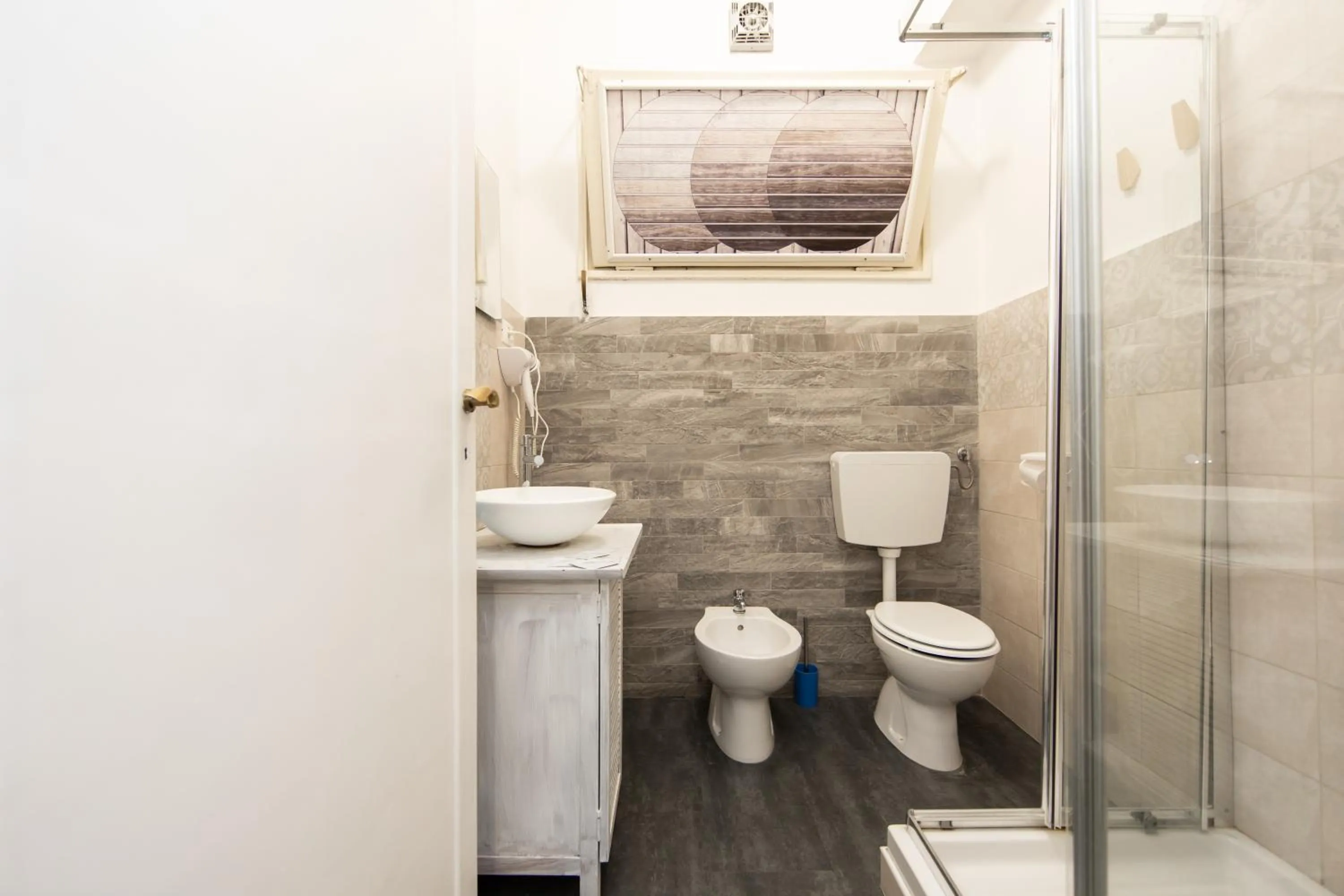 Bathroom in L'Imperiale RomaTrastevere