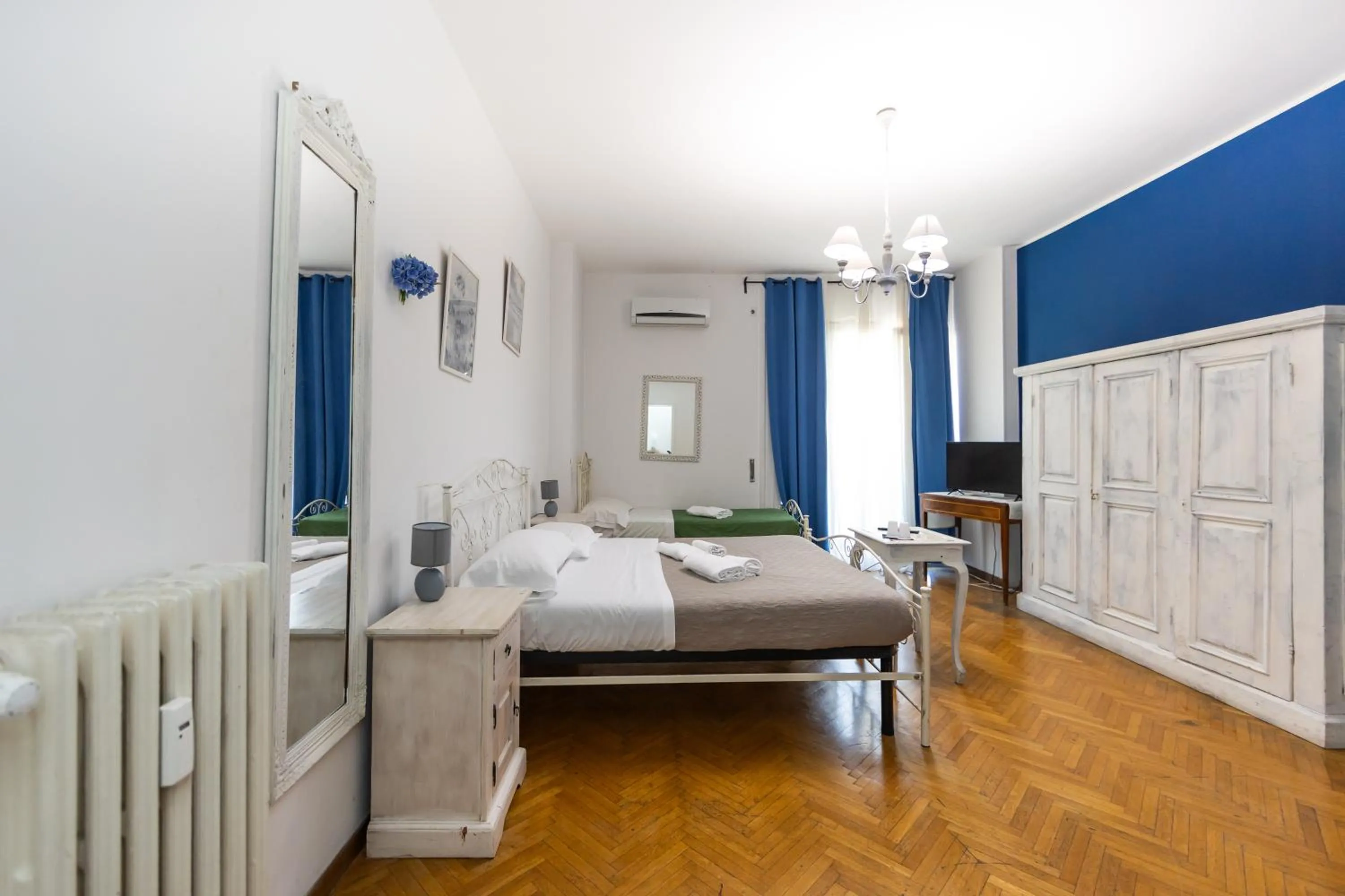 Photo of the whole room, Bed in L'Imperiale RomaTrastevere