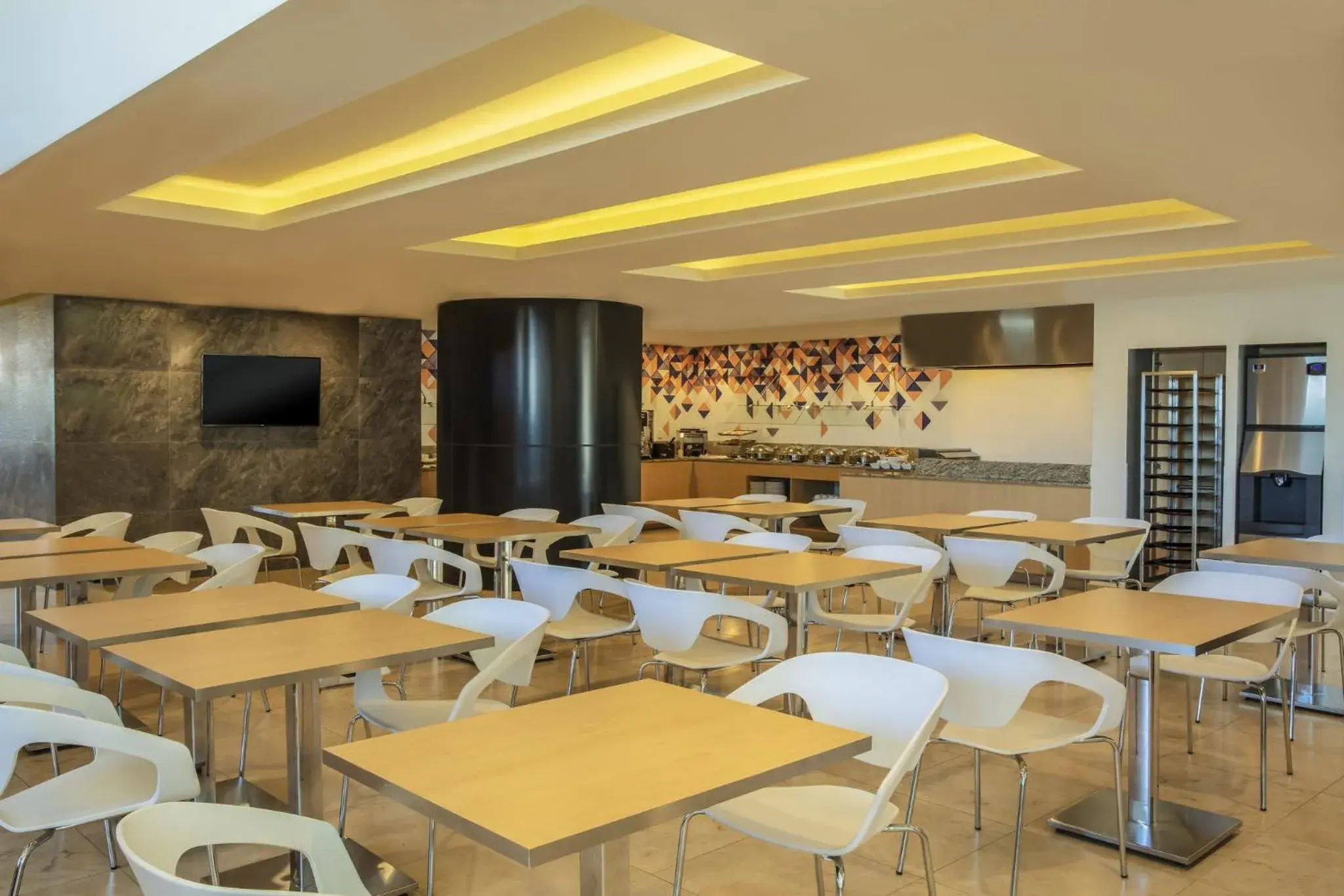 Breakfast in Fiesta Inn Express Queretaro Constituyentes Breakfast in Fiesta Inn Express Queretaro Constituyentes