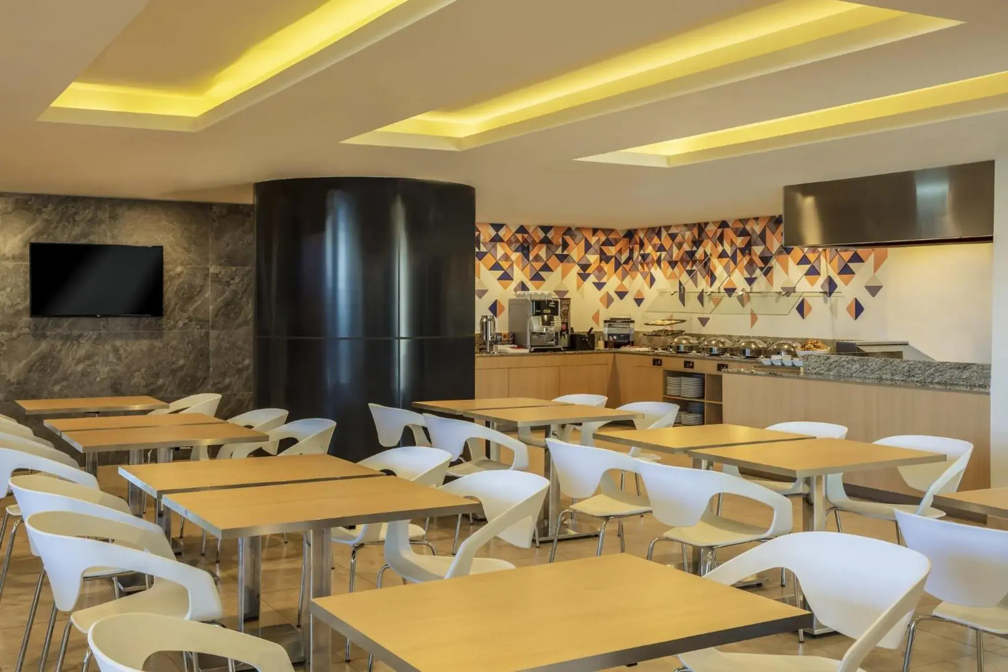 Breakfast in Fiesta Inn Express Queretaro Constituyentes Breakfast in Fiesta Inn Express Queretaro Constituyentes