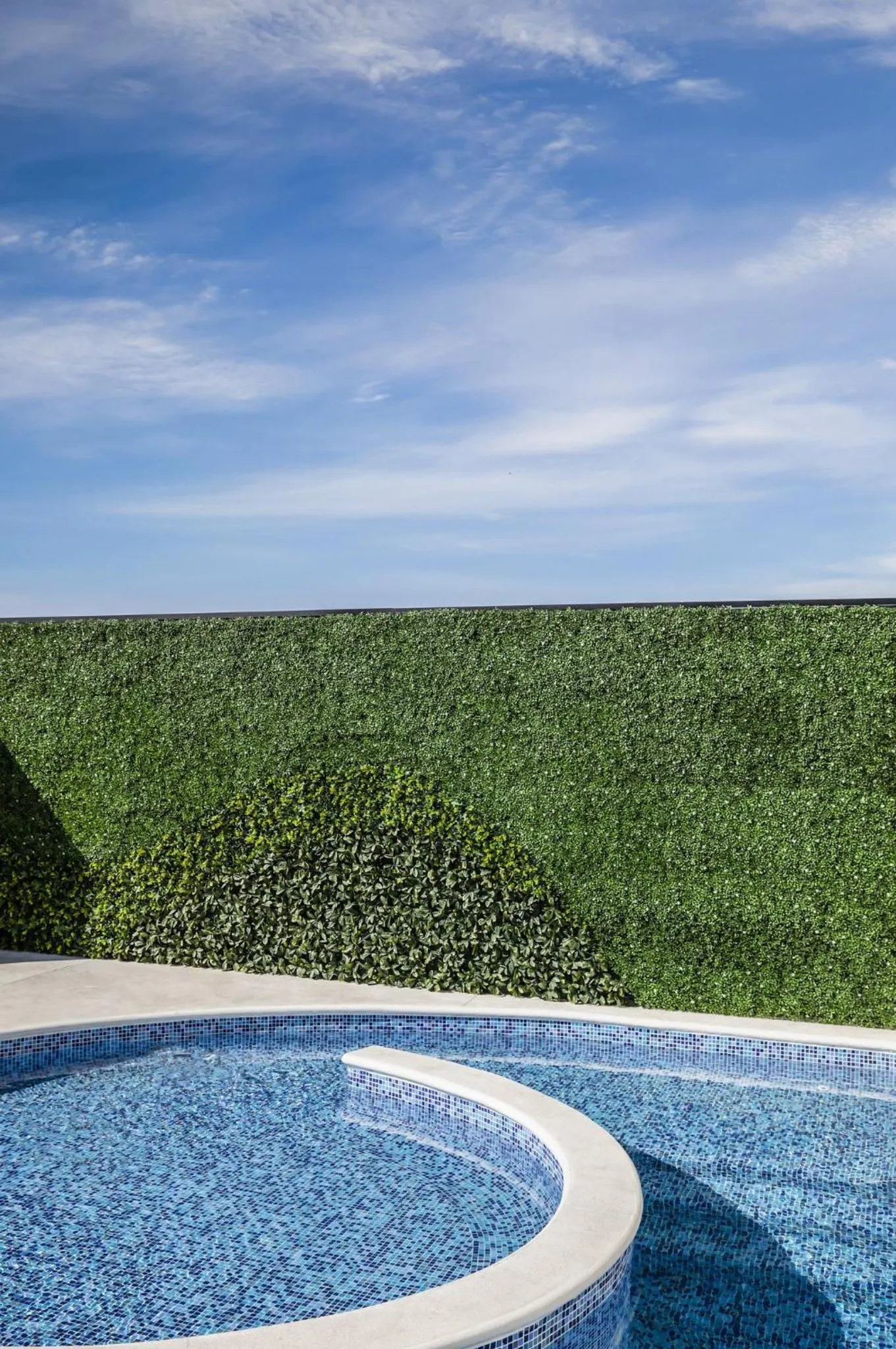 Swimming pool in Fiesta Inn Express Queretaro Constituyentes