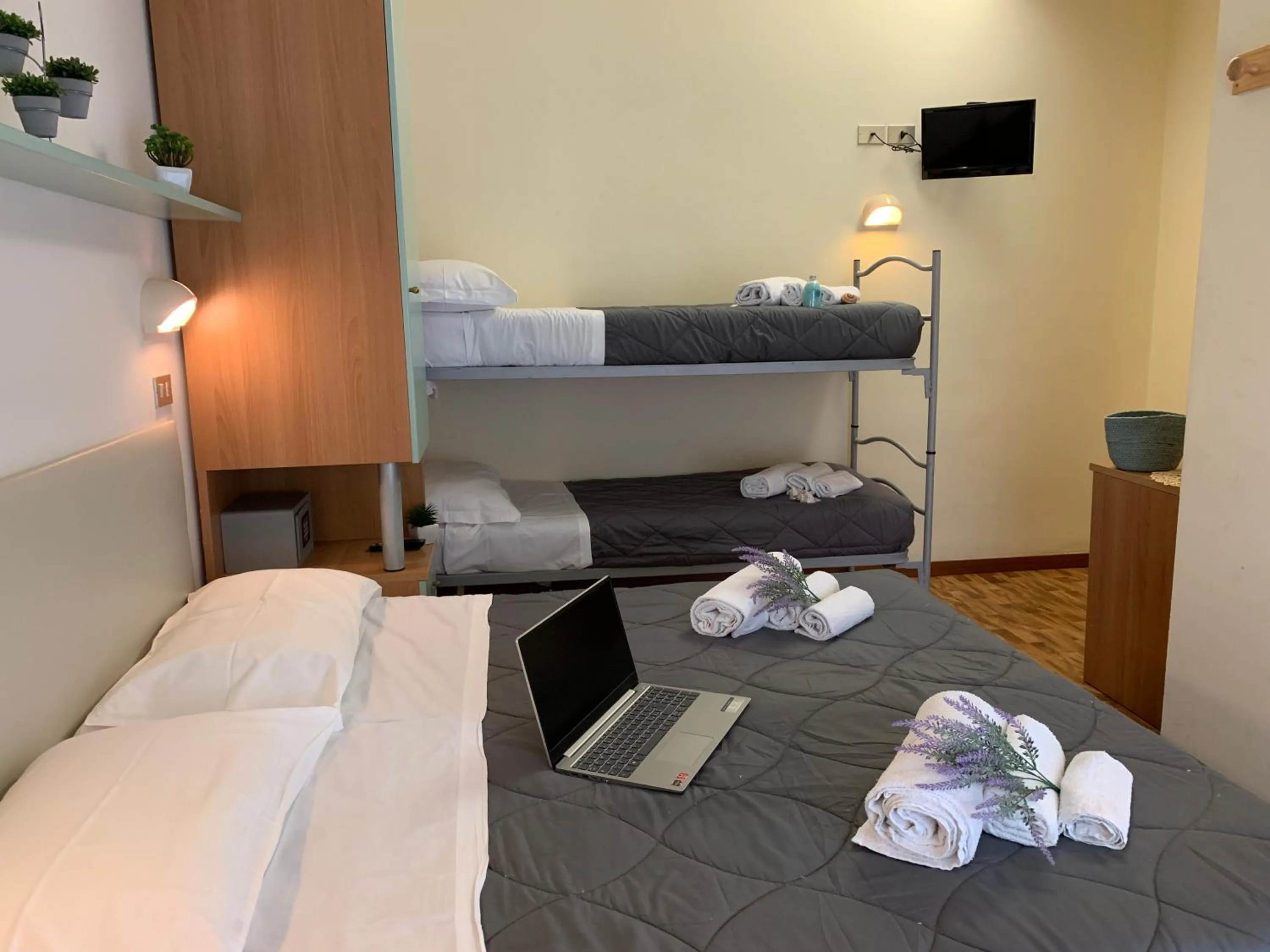 bunk bed in Hotel Palma Benessere